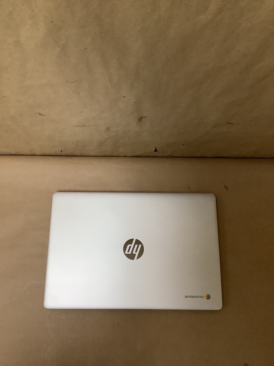 HEWLETT PACKARD MT7921 HP CHROMEBOOK LAPTOP WITH CHARGER (B33008218)