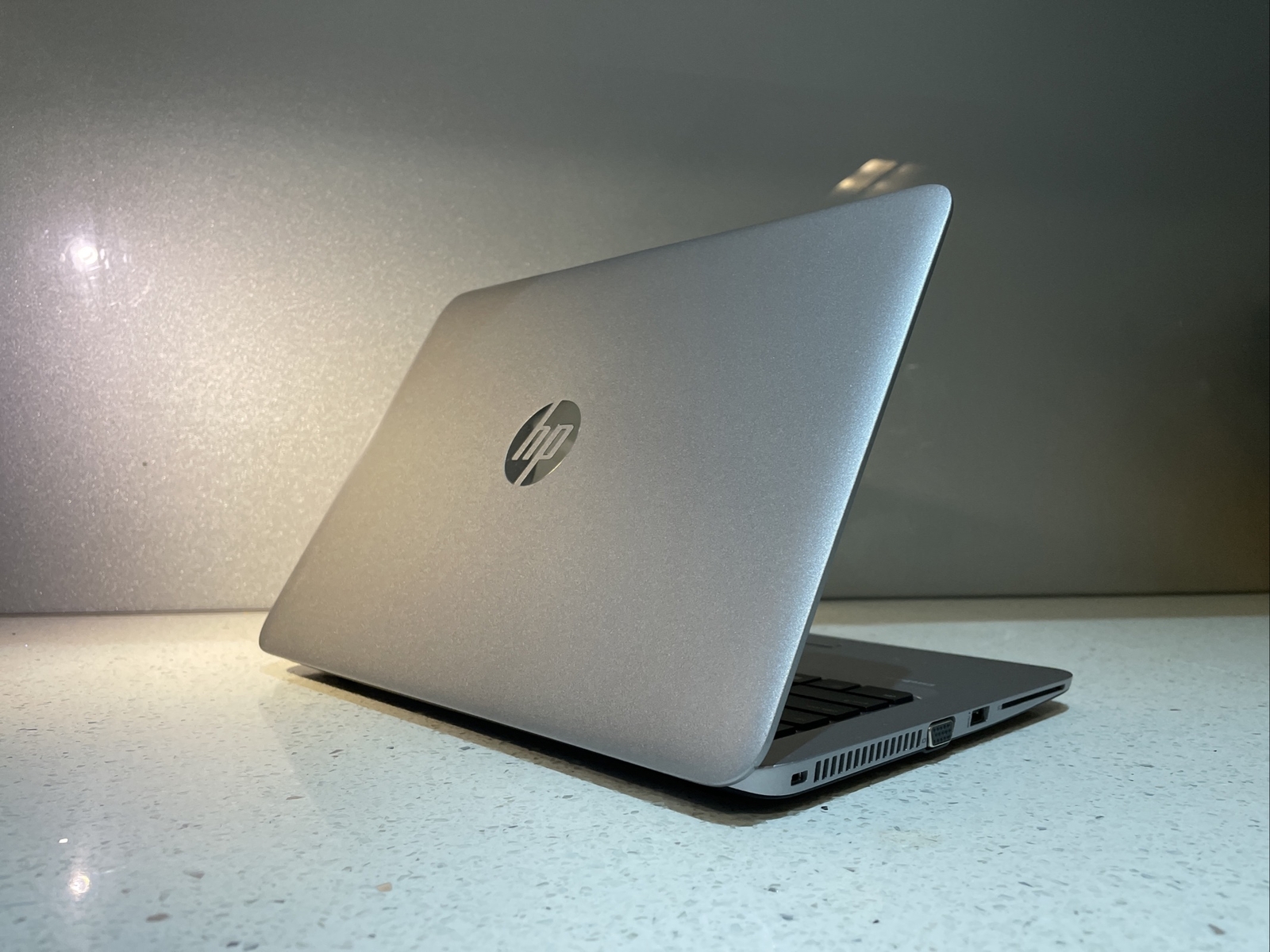 HP Elitebook 820 G3 12.5″ Intel i7-6600U @2.81 4GB RAM 128GB SSD Win10 Pro