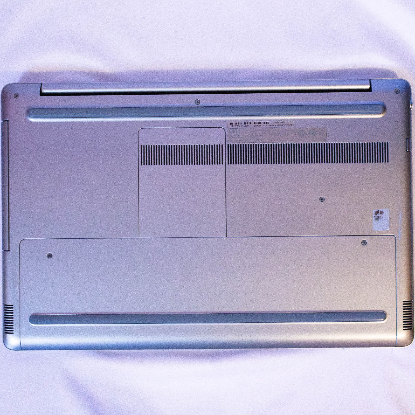 17″ Dell Inspiron 7737 Intel i7-4500U @1.80Ghz 500G SSD 8GB RAM – For Parts