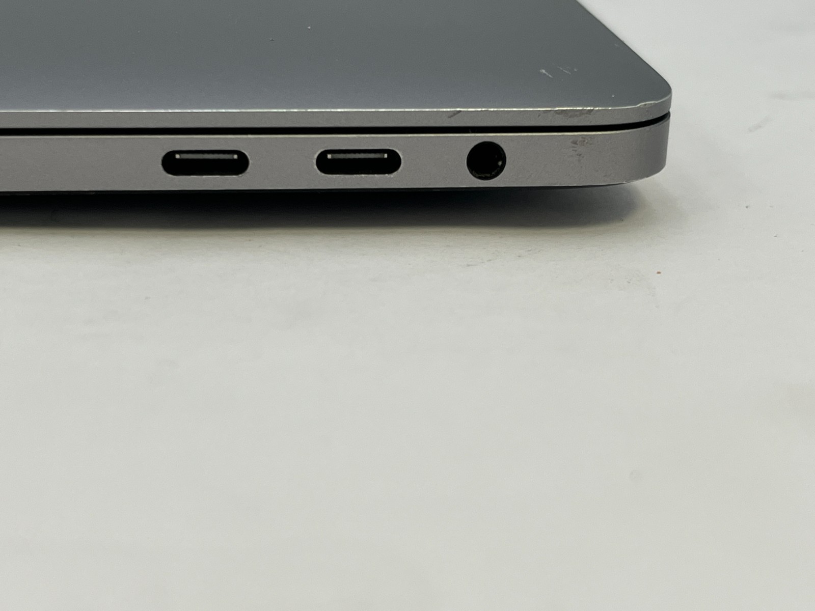 APPLE A2251 13″ MACBOOK PRO 2020 CORE i5 2.0 GHz 16GB DDR4 500GB TAHOE MWP72LL
