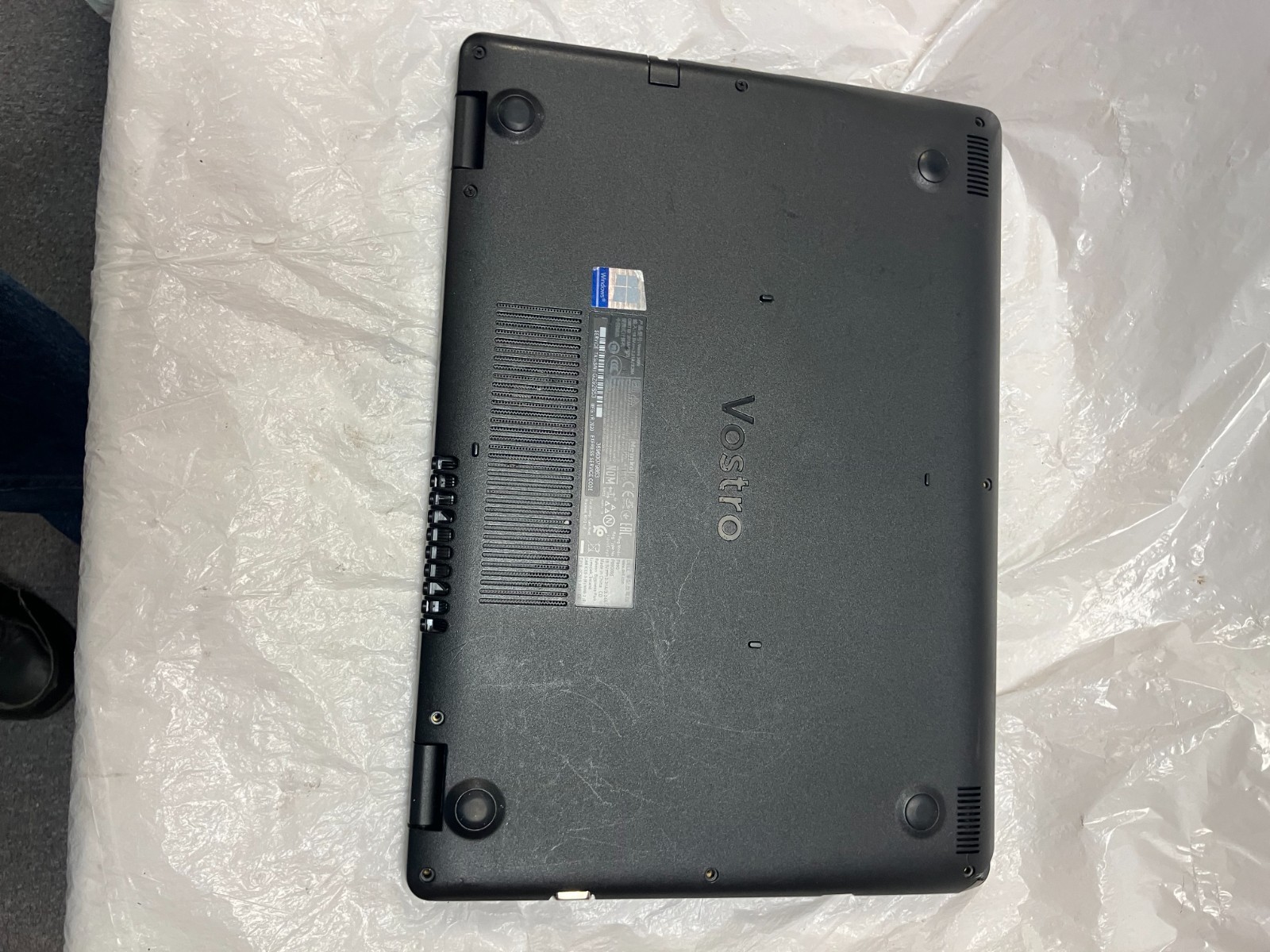 DELL VOSTRO 3490 INTEL CORE I5-10210U NO RAM NO HD screen broken For Parts