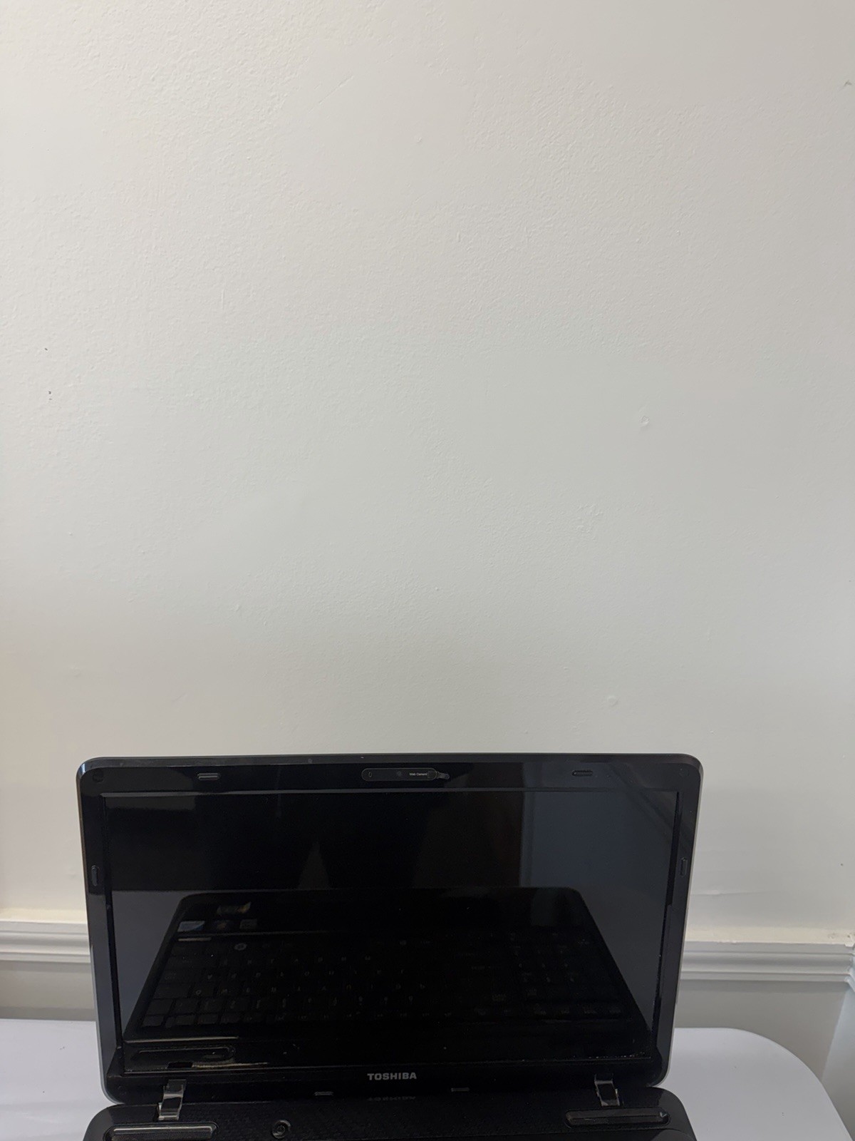 Toshiba Satellite L655-S5096 Laptop – Good Screen – Intel Pentium P6100-Read Des