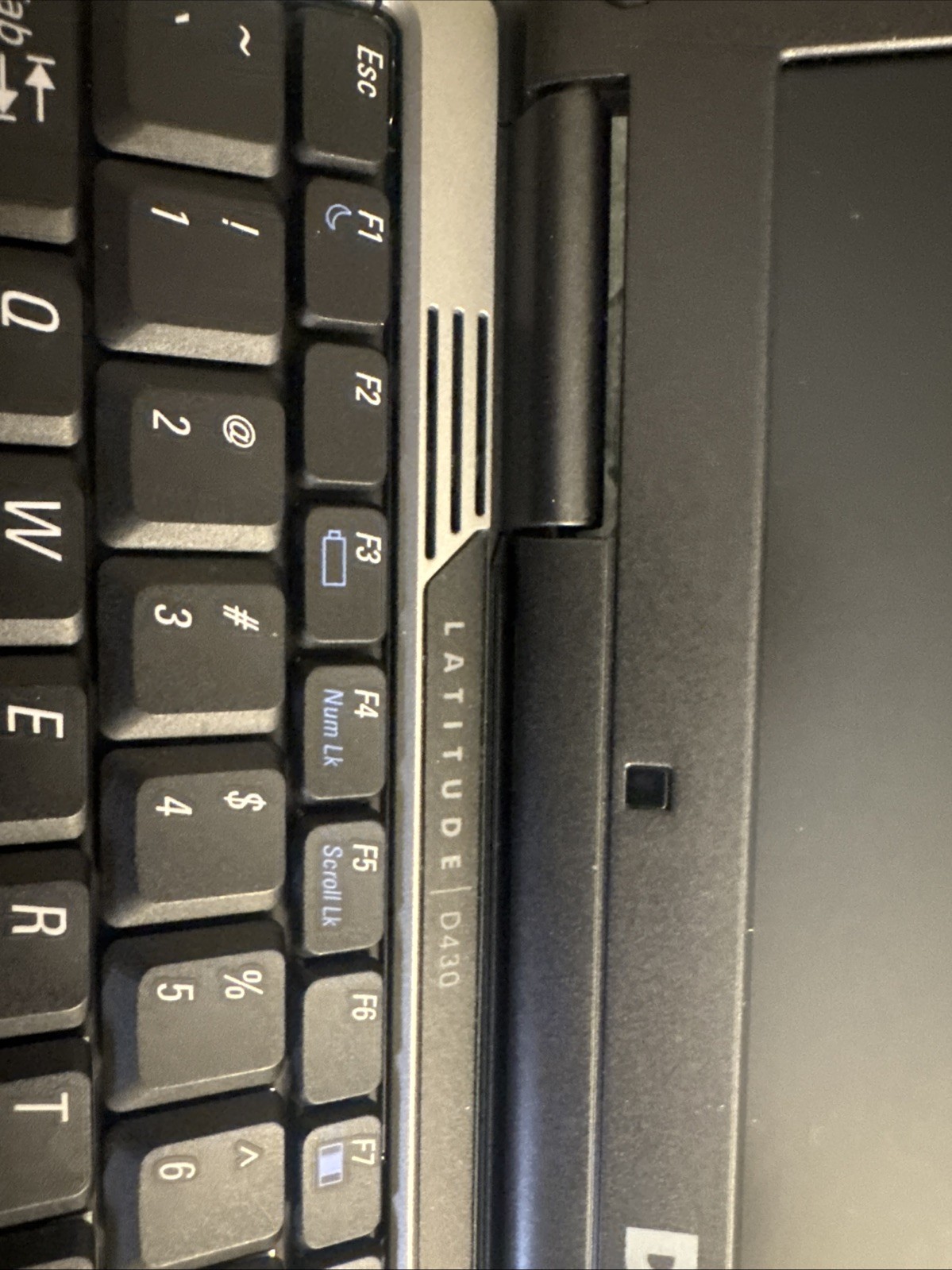 Dell Latitude D430 Laptop 12” LCD/1.20GHz/1GB RAM/80GB/WIFI Need To Be Wiped!
