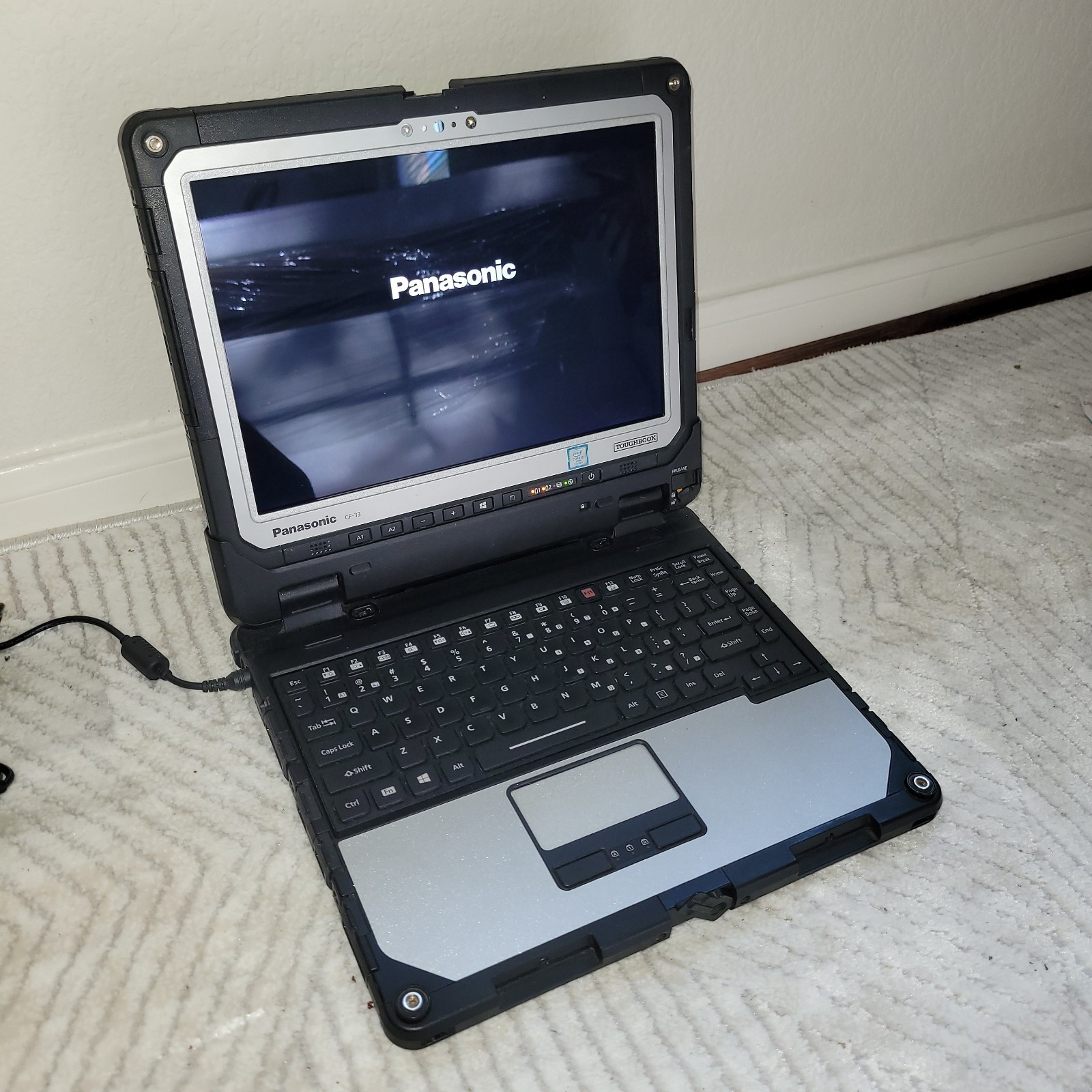 Panasonic ToughBook CF-33 i5-7300U 2.6Ghz 512GB SSD 16GB LTE Win 11 Pro/Win 10