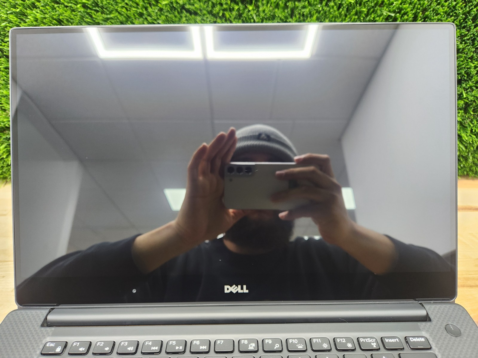 Dell Precision 5520 15.6″ 4K Touchscreen i7-7820HQ 16GB RAM Quadro M1200 Win 11~