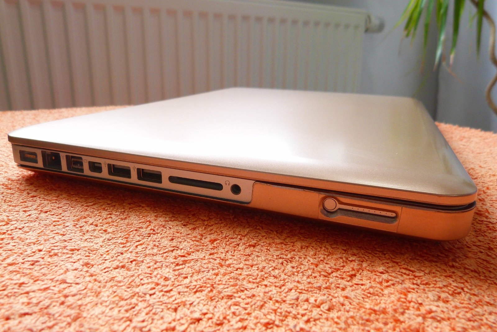 Apple MacBook Pro 2009 with OS Catalina 10 13″ HD l 8GB RAM l Nvidia GeForce!