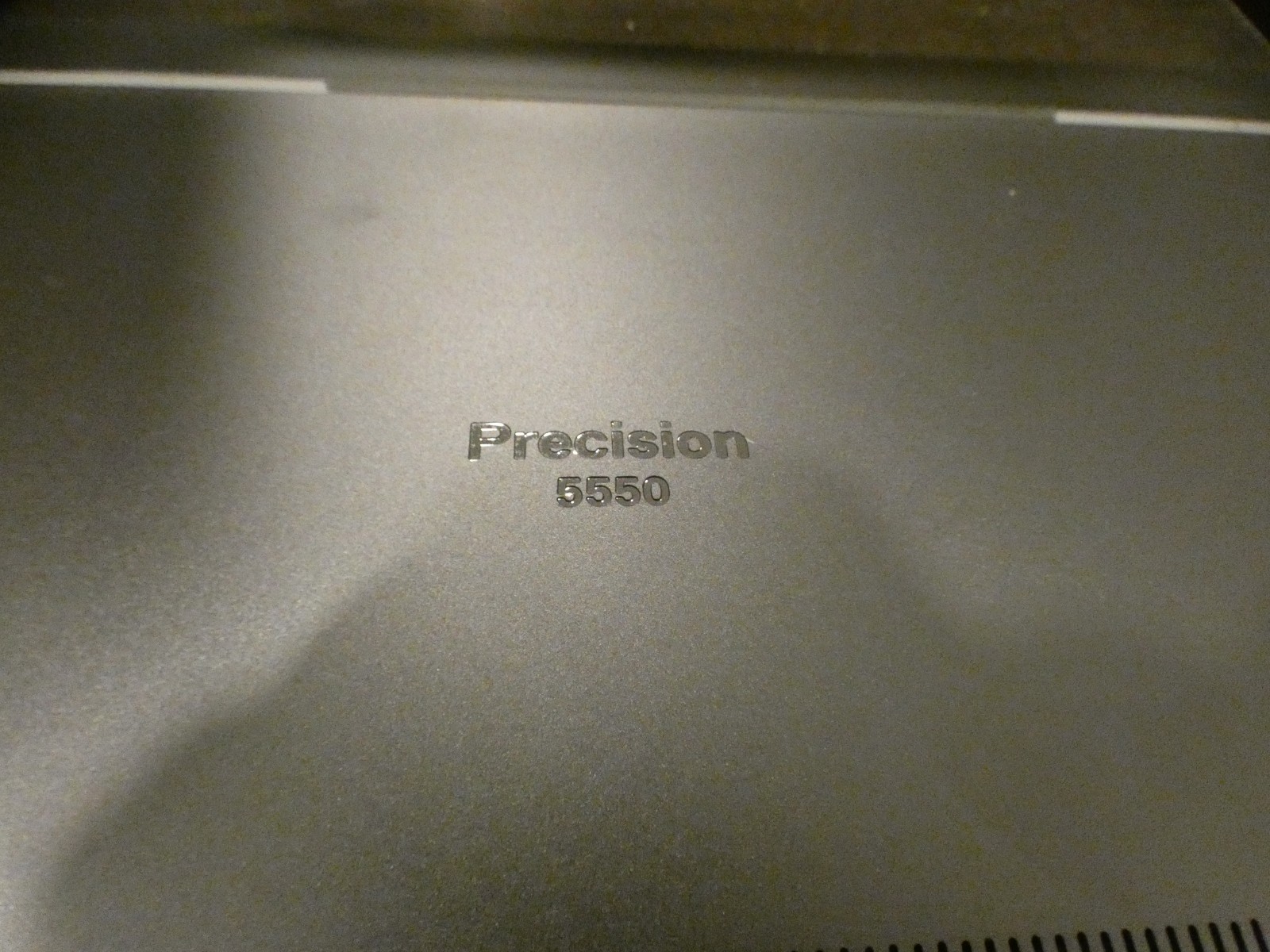 15.6″ Dell Precision 15 5550 i7-10850H 2.70GHZ 16GB 256GB SSD Win 11 Pro T1000