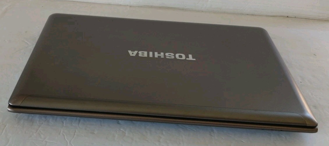 TOSHIBA SATELLITE P855-S5102 INTEL CORE i5-3230M 2.60 GHz 8GB 500GB WIN 10 PRO