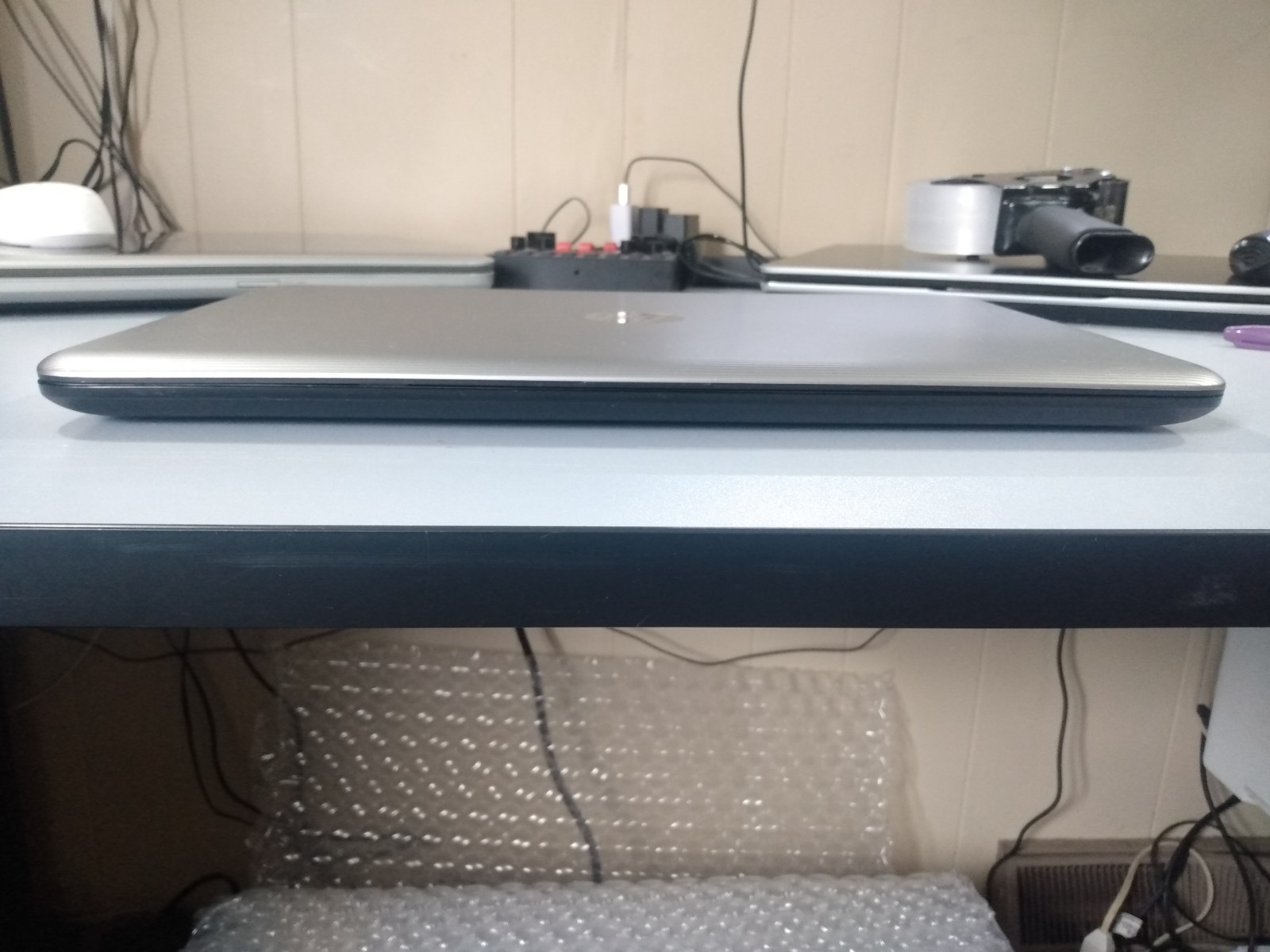Hp 15-AY052NR windows 10 laptop