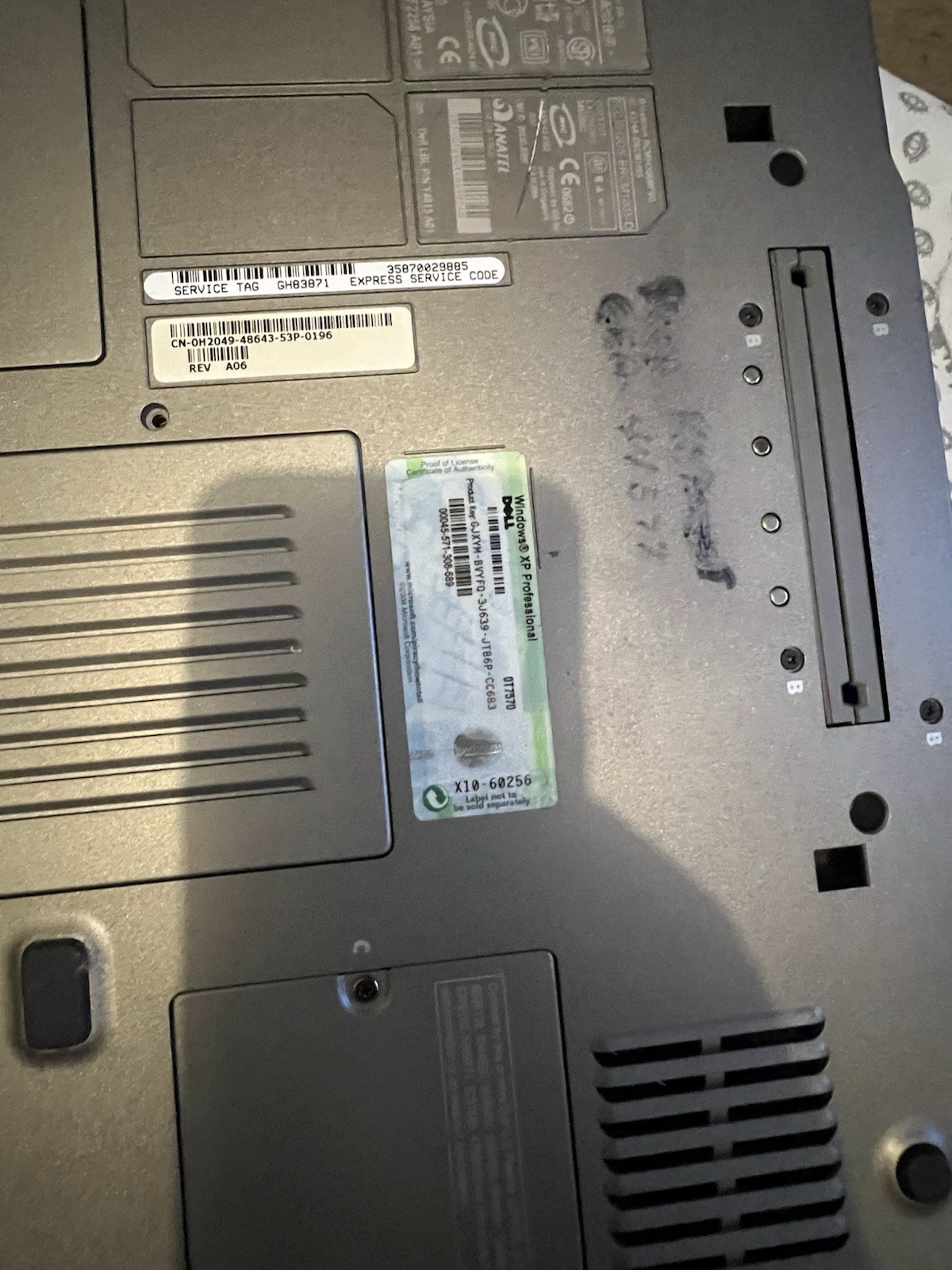 Dell Latitude D505 Laptop Intel Pentium M 1.6GHz 1289MB RAM No HDD/OS