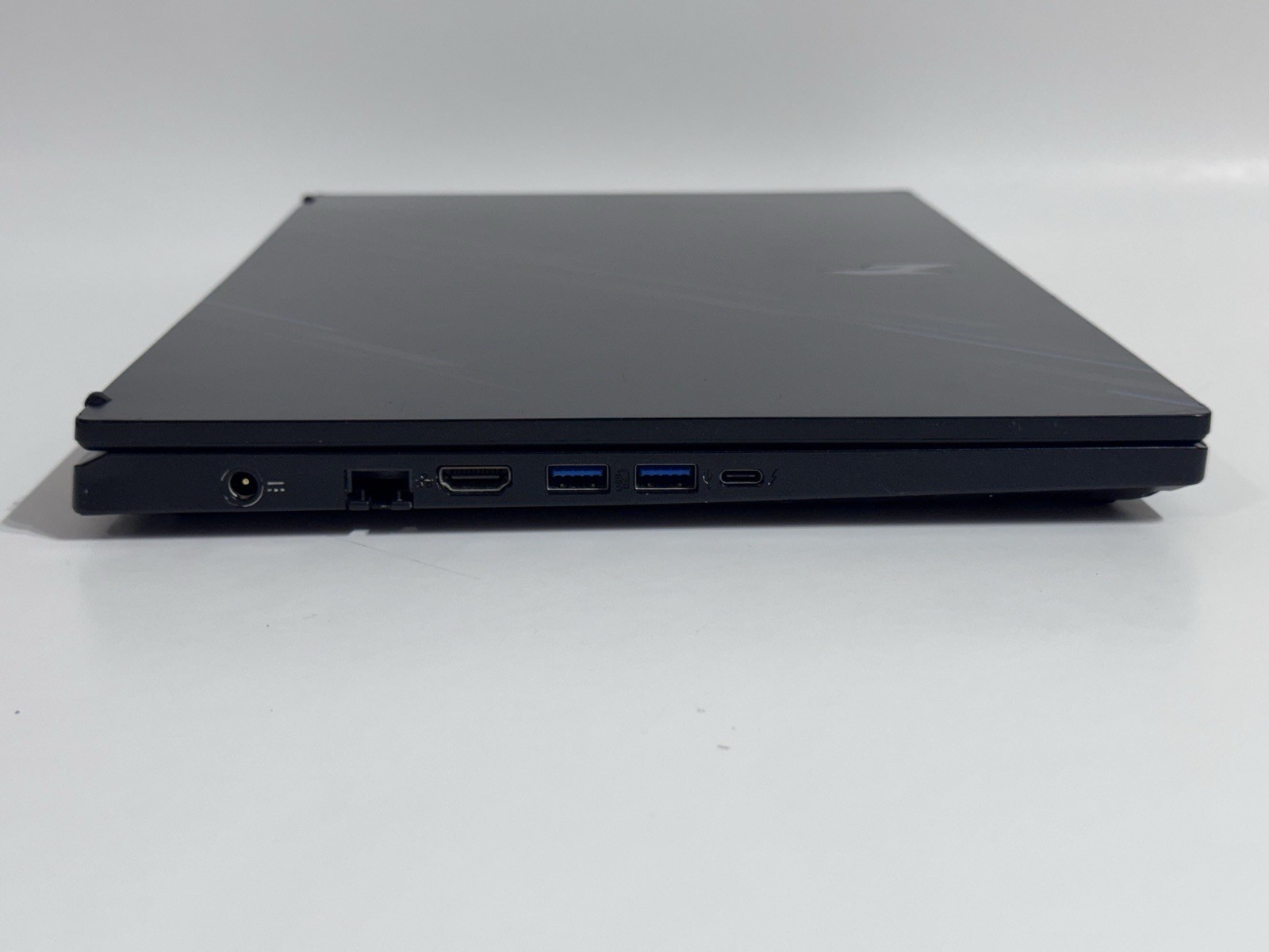 Acer Nitro V 15 165Hz FHD i5-13420H 16GB 512GB SSD RTX 4050 READ