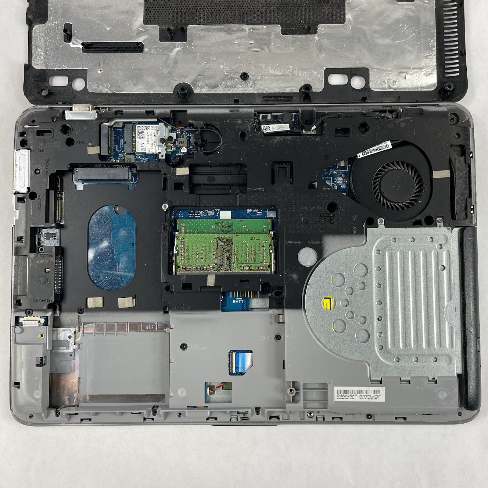 HP ProBook 640 G3 14″ i5-7200U 2.50 GHz 8 GB RAM No SSD/OS/AC/Batt – Bad Corner