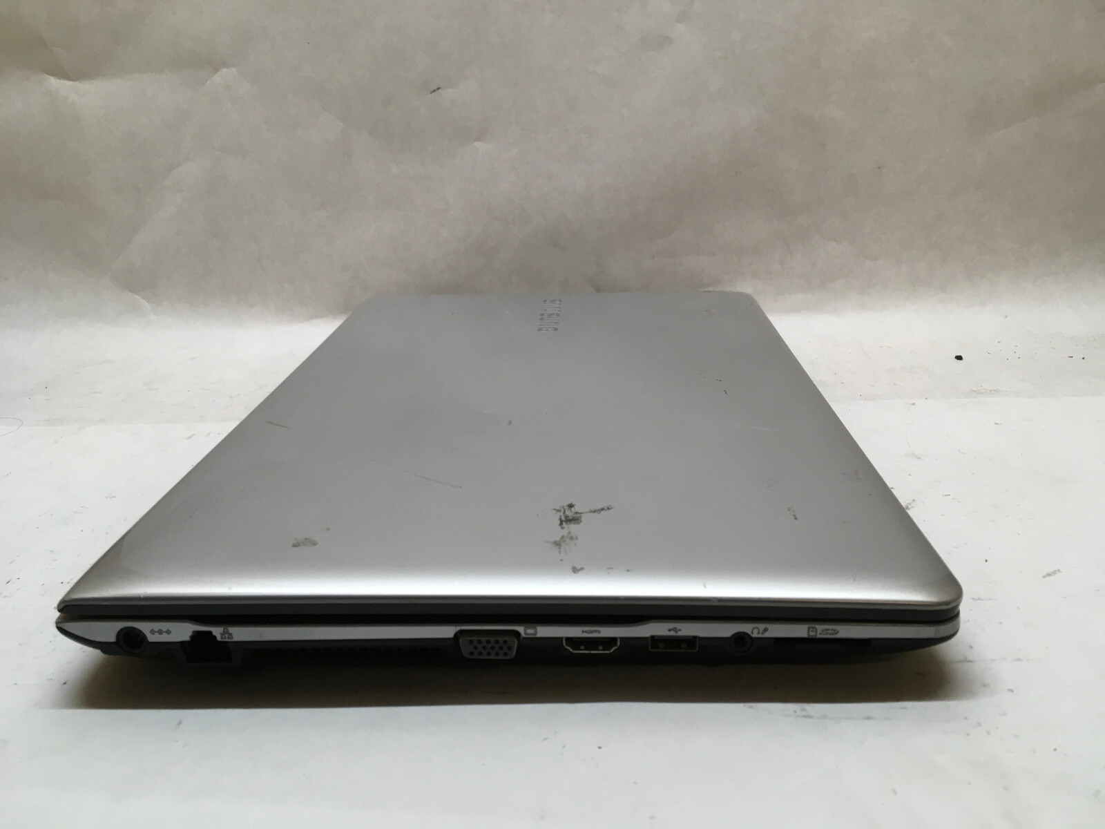 Toshiba Notebook NP300ESE 15″ Core i3 3rd Gen FOR PARTS, BROKEN SCREEN -EQ