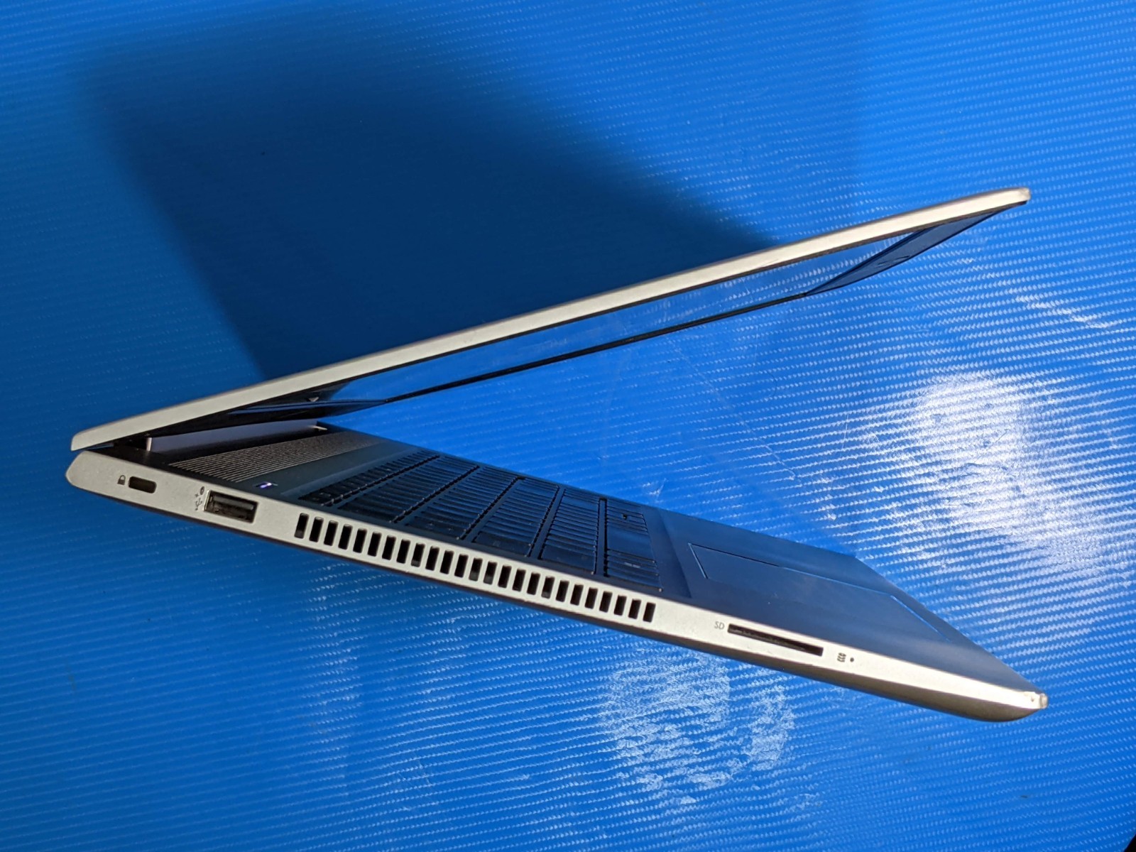 HP ProBook 450 G7 15.6″ FHD Intel Core i5-10210U 1.6GHz 16GB 256GB W11P +Charger