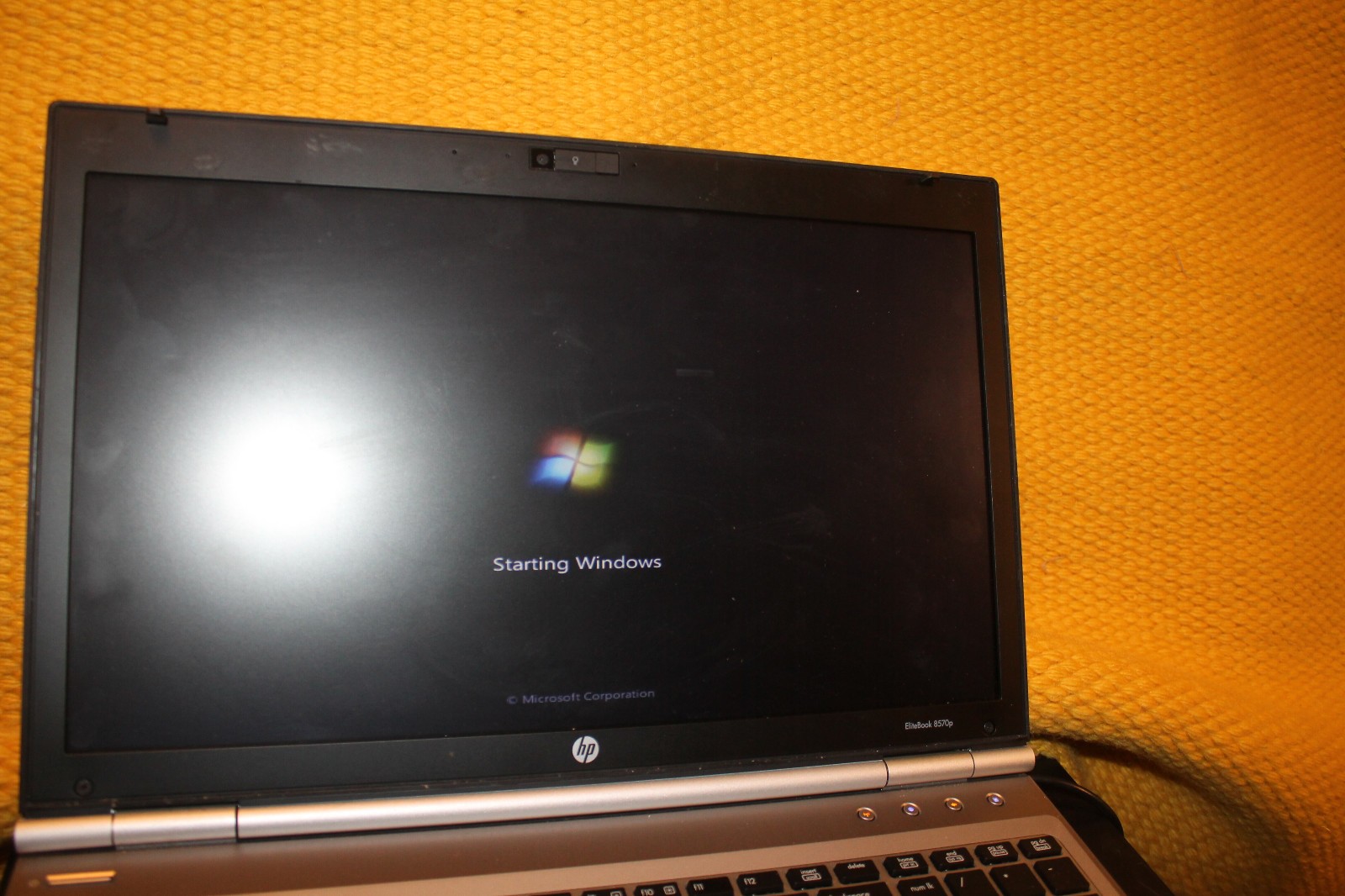 HP EliteBook 8570P – Core i7 – 3.00 GHz – 8192 MB – 320 GB HDD – Win 7P READ !