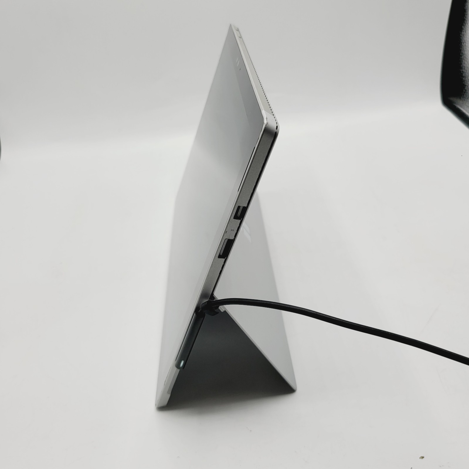 Microsoft Surface 1724 Core i5 6300U 2.4GHz 8GB RAM 128GB SSD 14″ **Boot to Bios