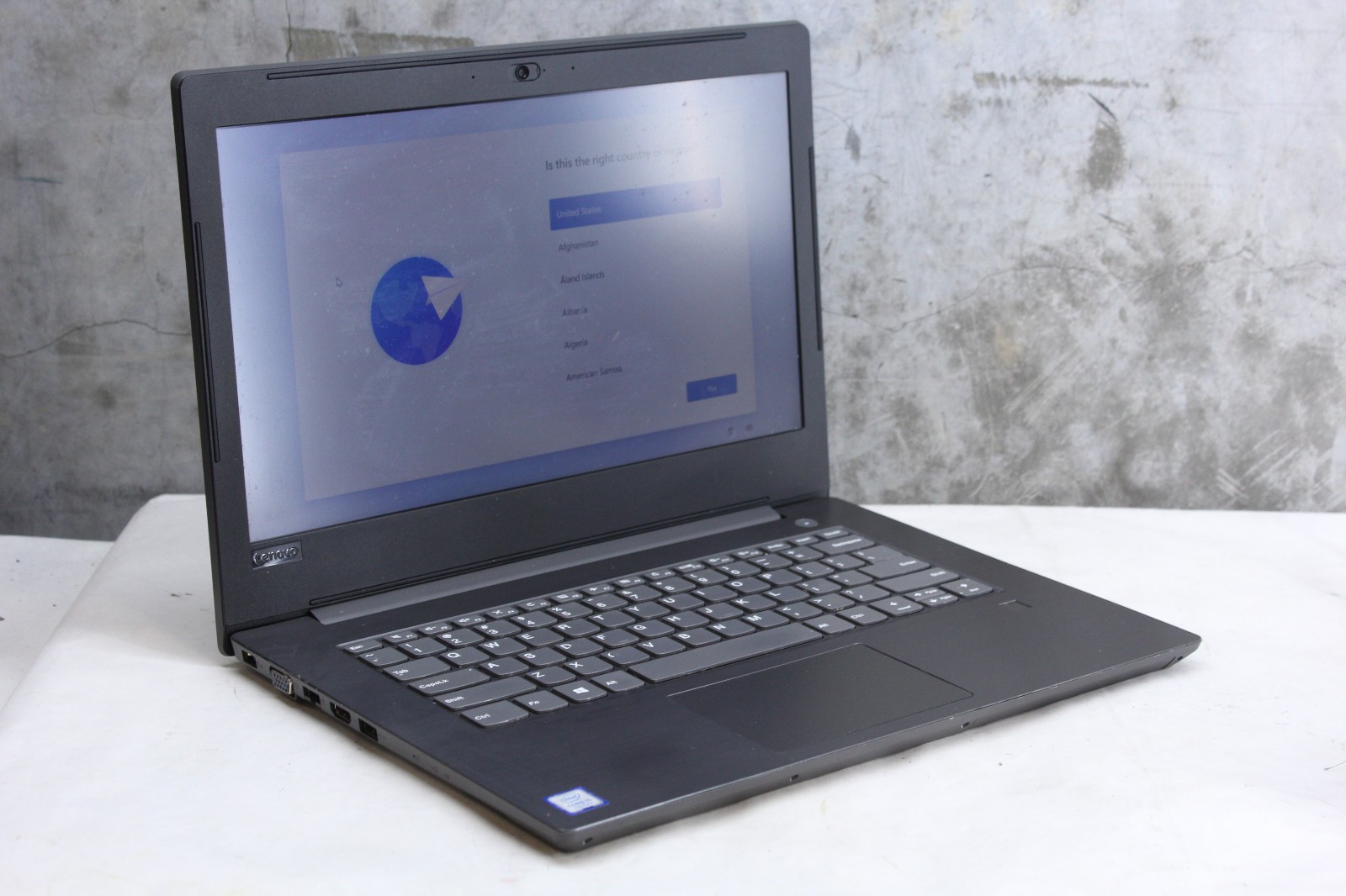 Lenovo IdeaPad FM-V330-14IKB | i5-7200U, 12GB Ram, 256GB NVMe, 500GB HDD Win11H