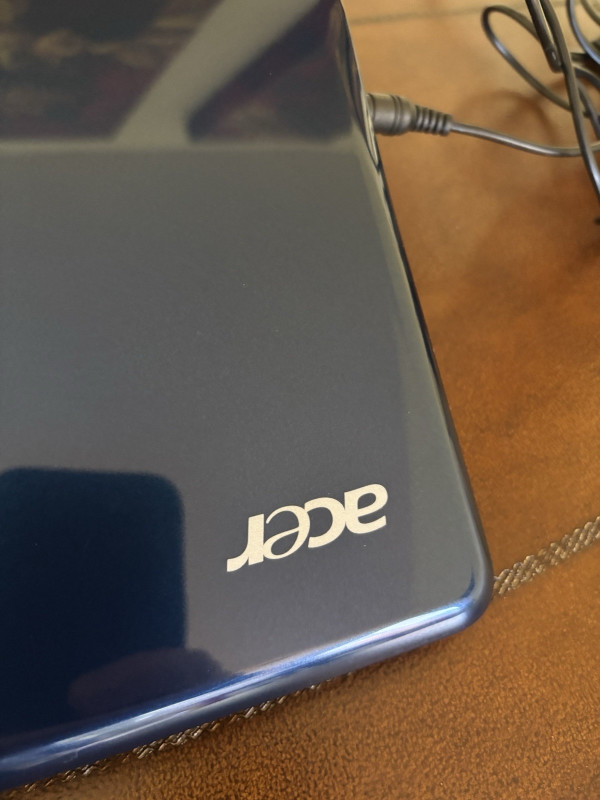 Acer Aspire One 10.1″ Netbook 1GB / 120GB Navy Blue with Padded Carry Case