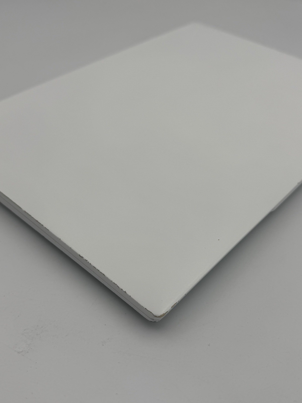Lenovo Yoga Slim 7i Carbon 13.3” – i5 11th/16GB RAM/512GB (Keyboard Issue) 24C