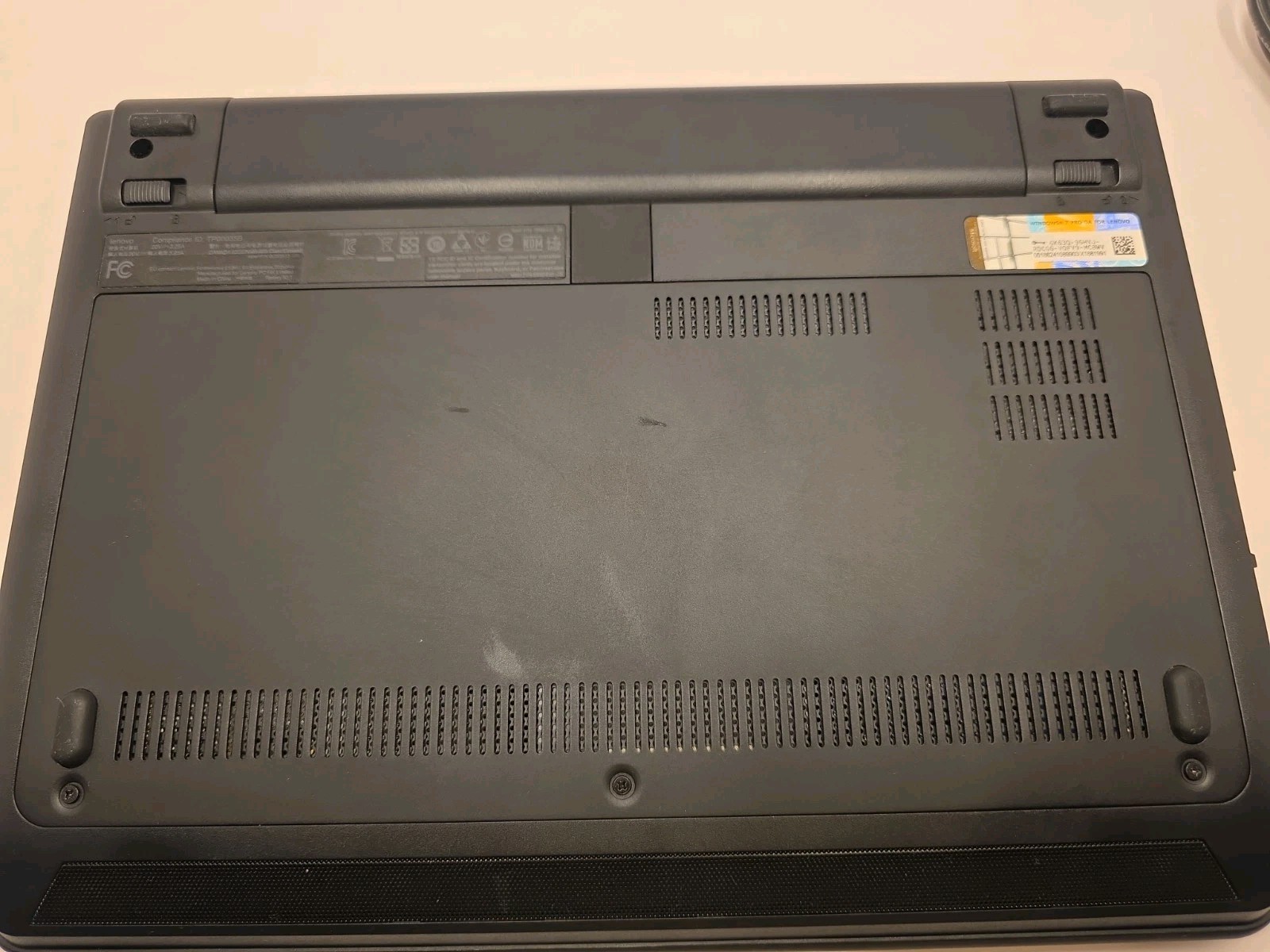 Lenovo ThinkPad X131e 11.6″ Windows 10 PRO Intel I3 8GB RAM 500GB SSD +Charger