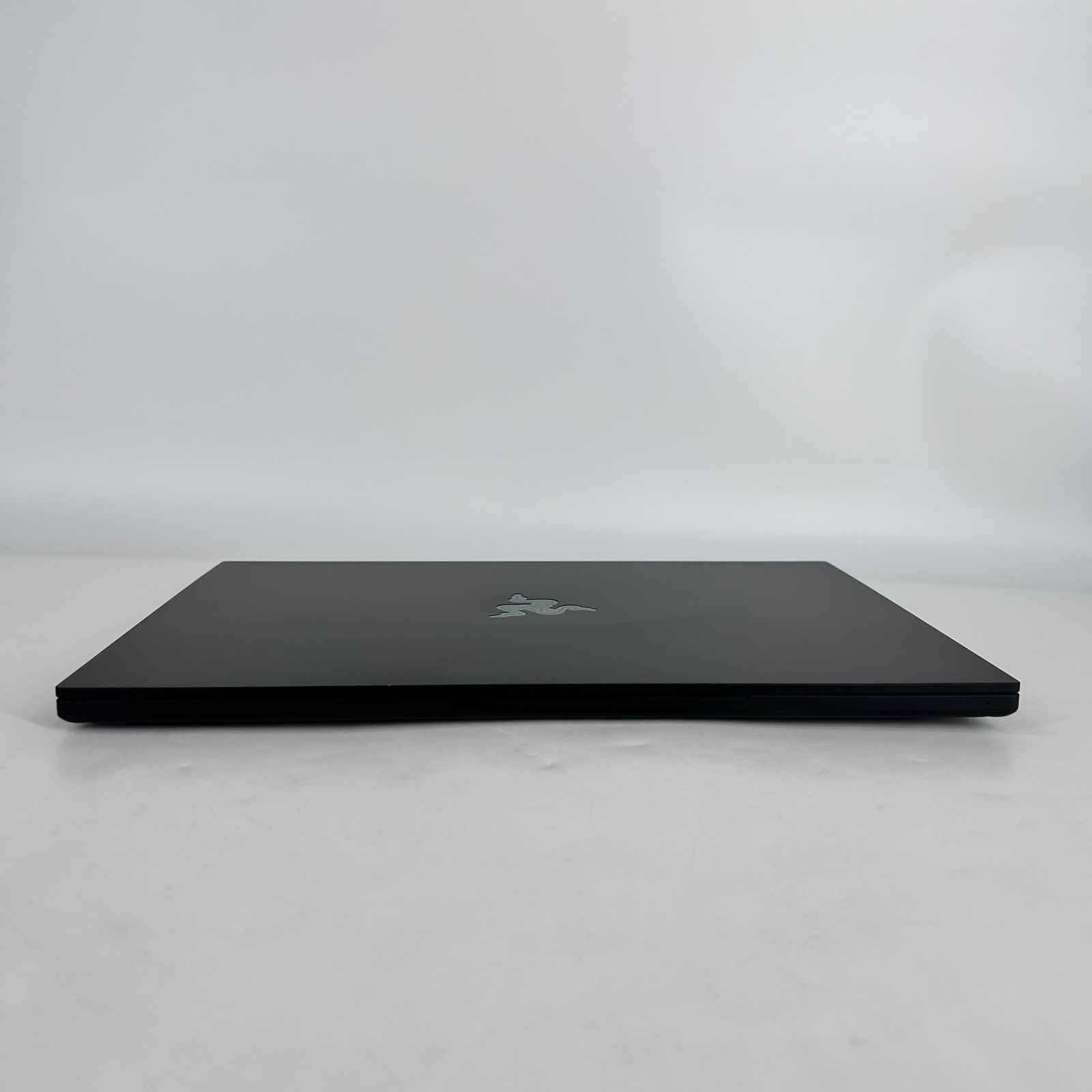 Razer Blade 16 240Hz QHD+ 2025 2.0 GHz Ryzen AI 9 365 16GB 1TB SSD RTX 5060