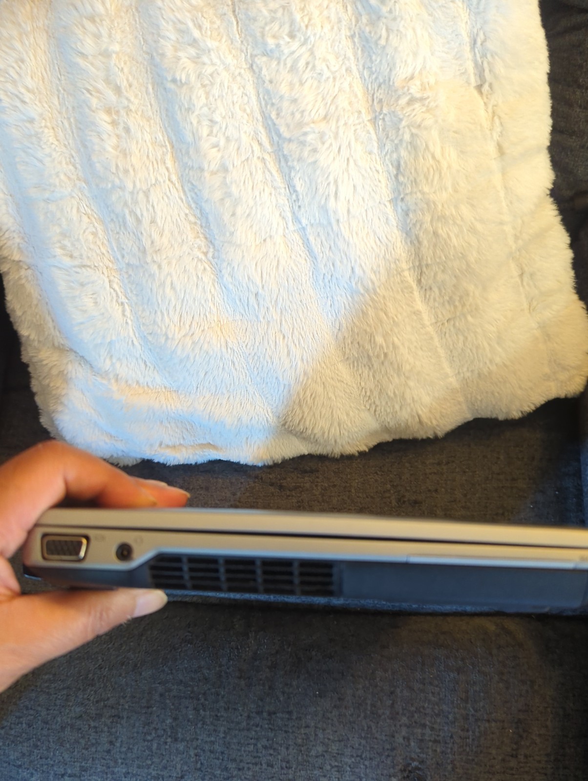 Dell Latitude E-6330 i-7-3rd Gen, 8GB Ram, DvD R/W, No HDD Pls Read Description.