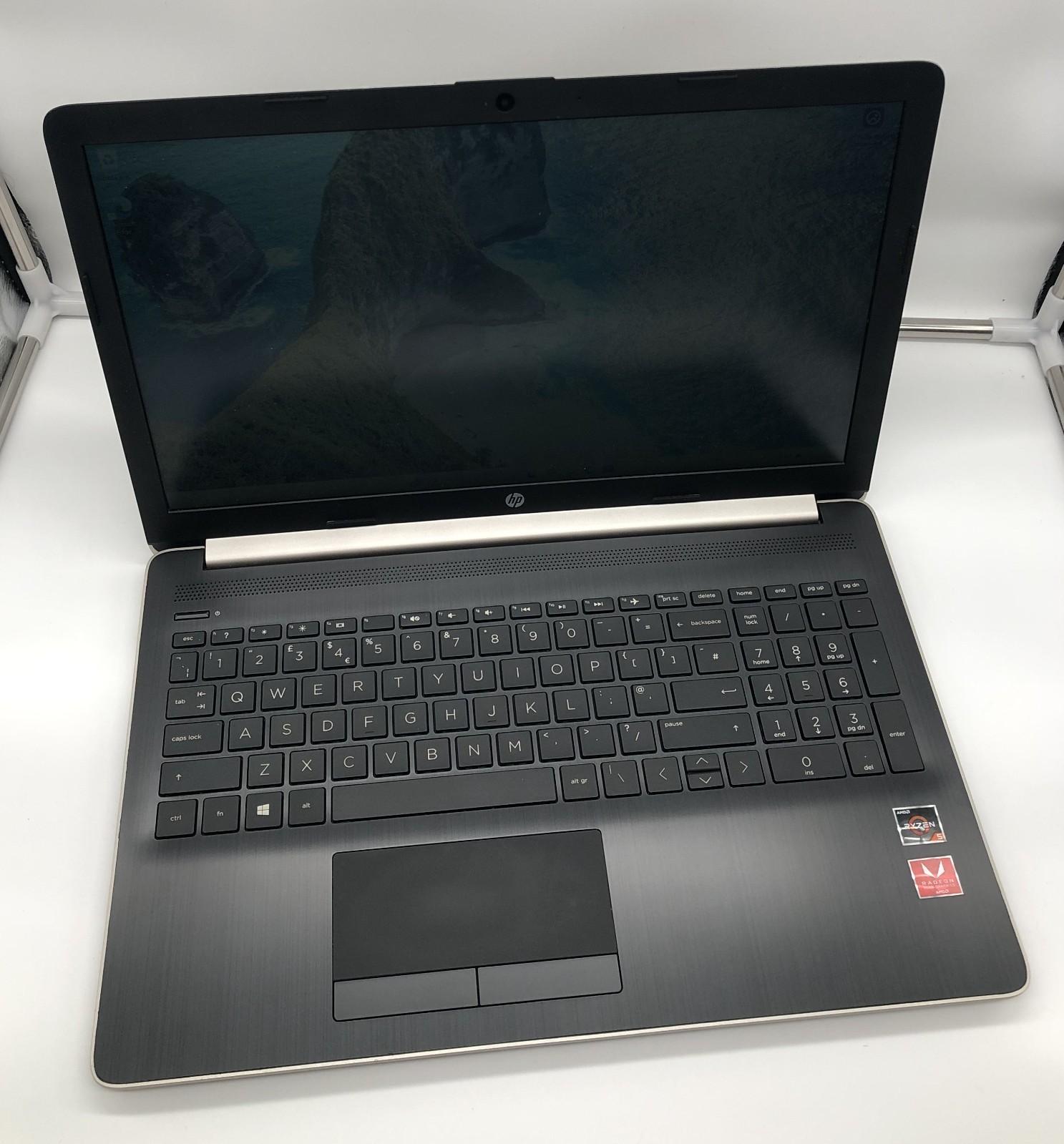 HP 15-db0996na | AMD Ryzen 5 2Ghz 8GB SSD 128GB 15.6