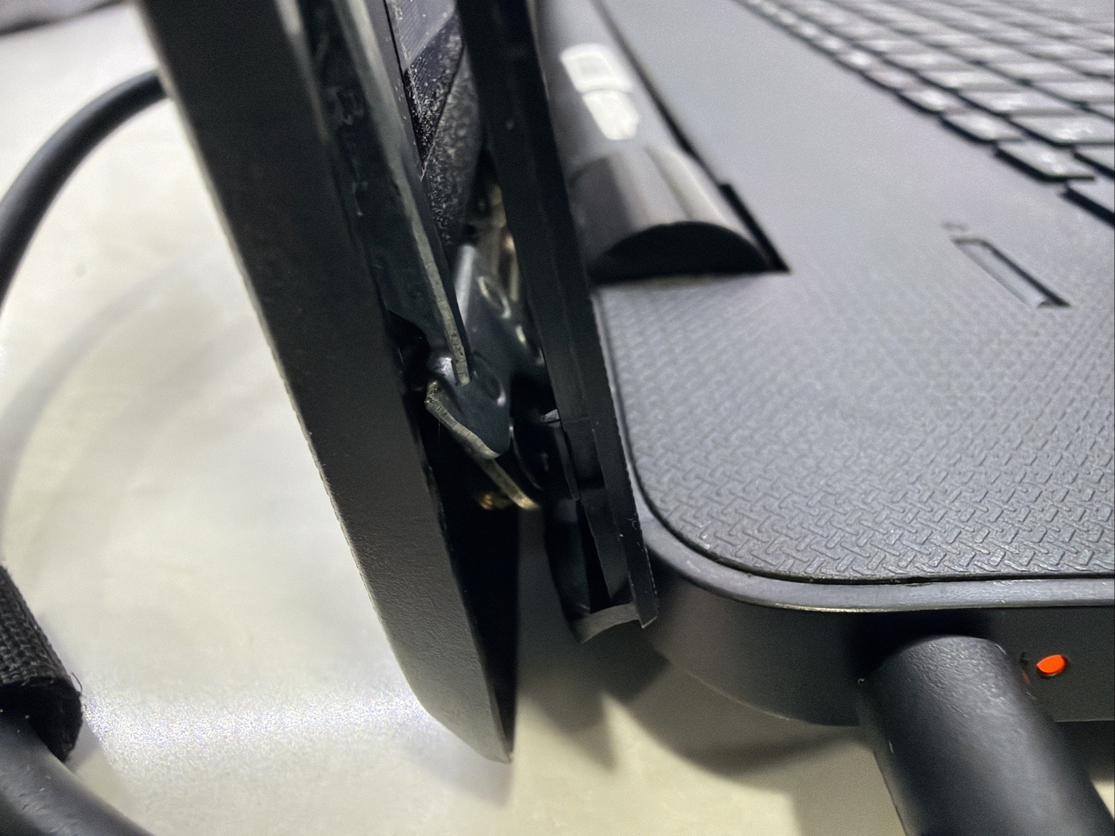 HP NoteBook 17-bs011dx 17.3″ HD+ i5-7200U 8gb Ram 256gb SSD W11 Pro Charger