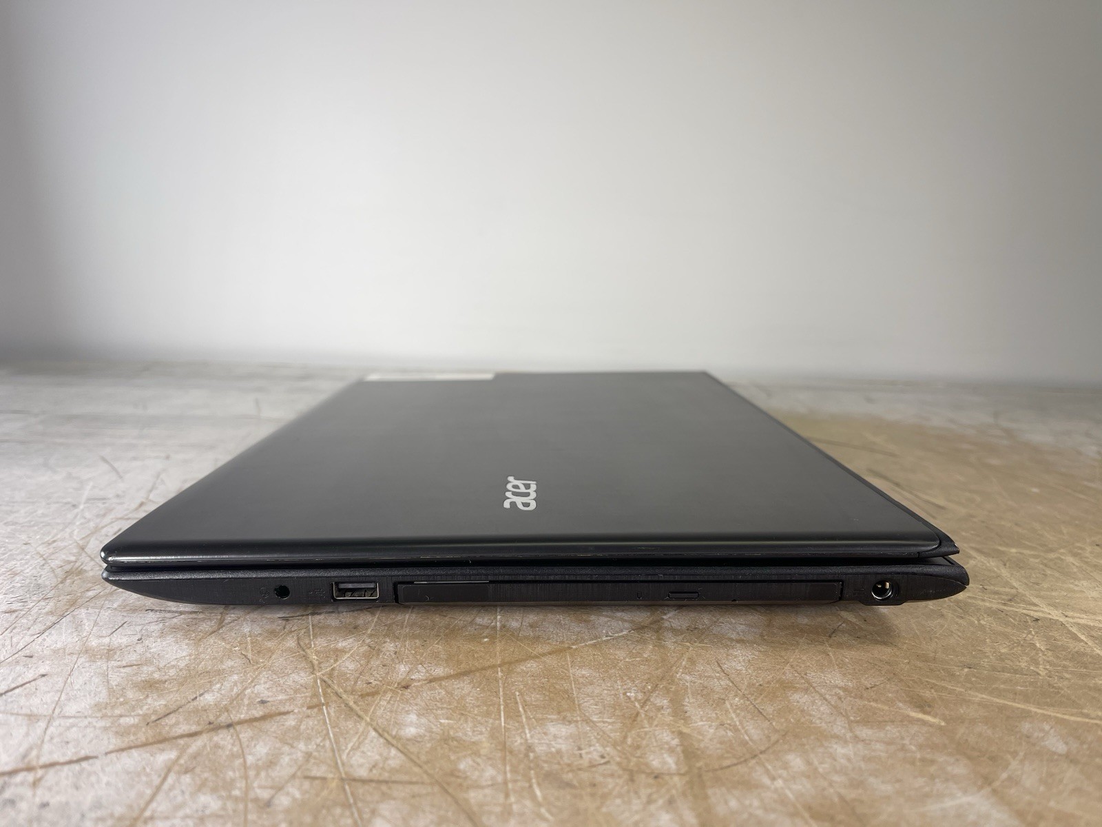 ACER ASPIRE E5-576-392H i3-8130U @ 2.20GHz, 8GB RAM, NO HDD/OS