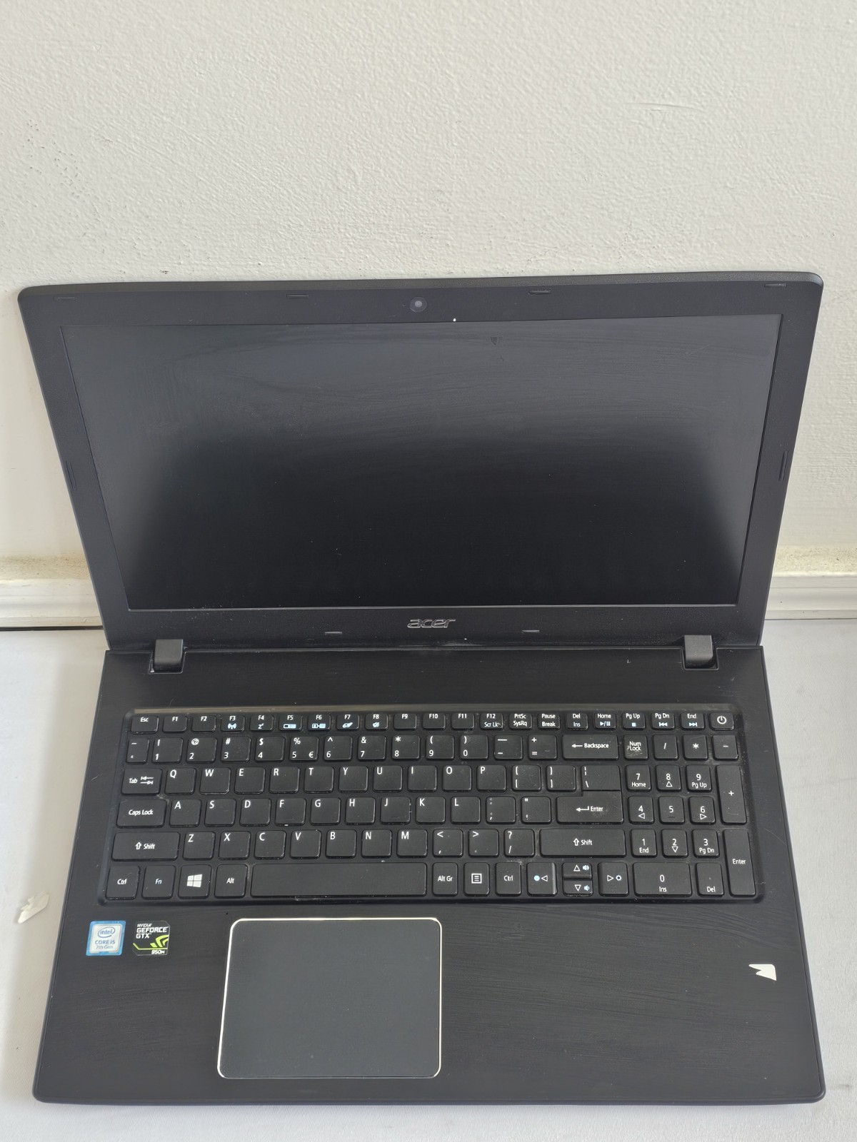 Acer Aspire E5-575G Laptop – Intel i5 Gen 7 – 8GB RAM – 256GB SSD BAD BATT READ