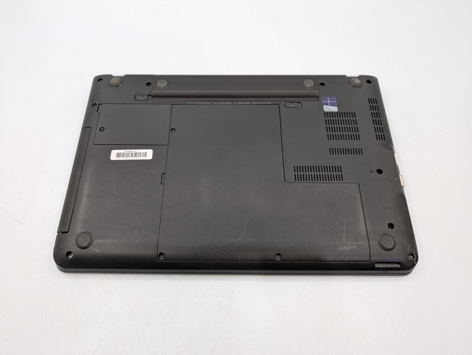 Lenovo ThinkPad E560 15.6″ Display Intel Core i5-6200U 2.30 GHz 4GB RAM Black