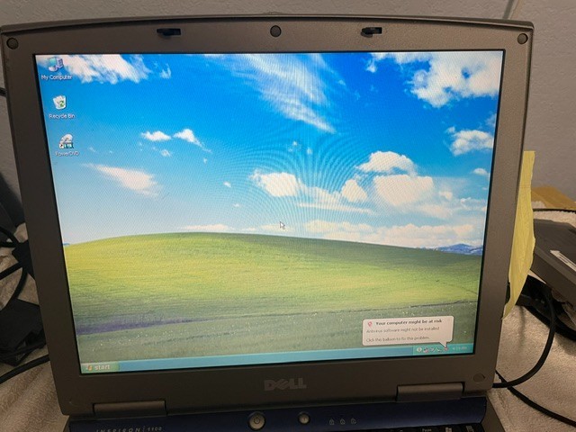 Dell Inspiron 1100 Celeron 2.4 GHz 20GB HDD CMOS and Main Batt Bad DVD RW 128 MB