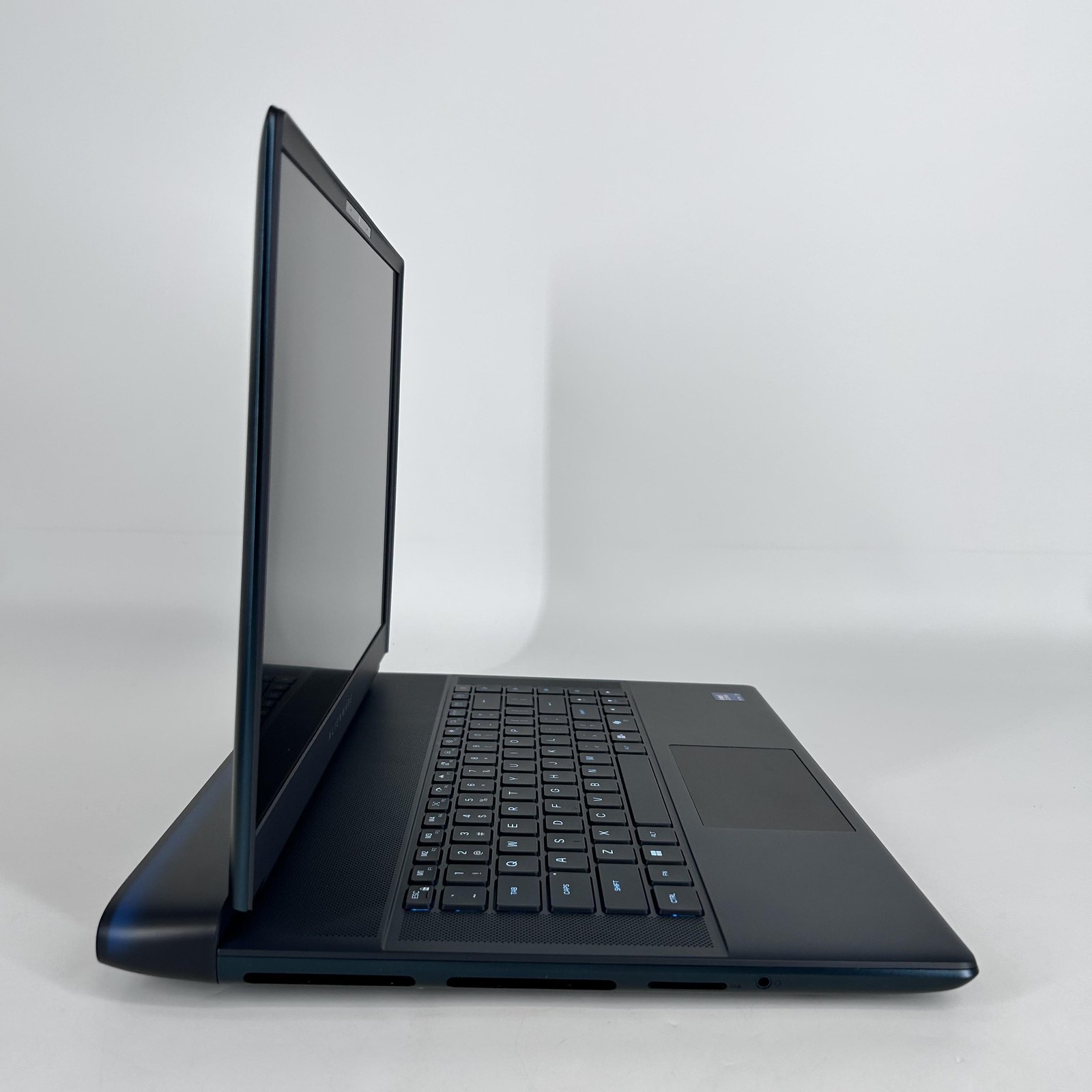 Dell Alienware 16 Area-51 240Hz QHD+ 2.7 GHz Ultra 9 275HX 32GB 2TB SSD RTX 5080