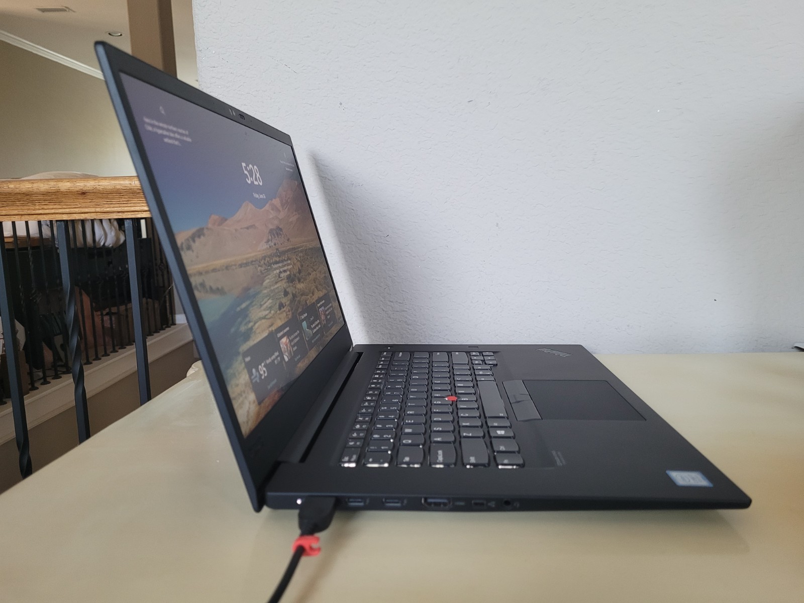Lenovo ThinkPad P1 Gen 2 15.6″ i7-9750H 512GB NVMe SSD 32GB Win11P Quadro T2000