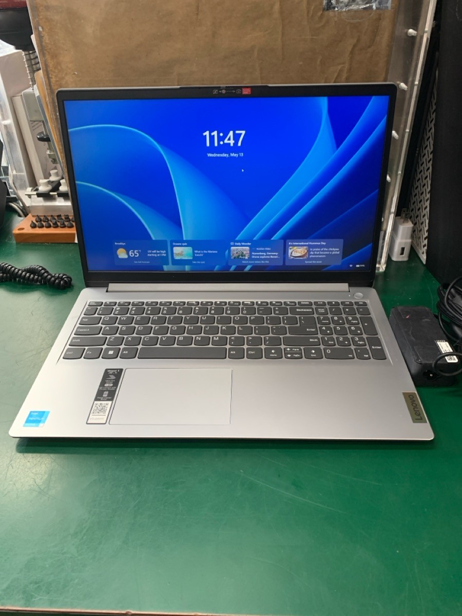 LENOVO IDEAPAD 1 – 15.6″ INTEL SILVER 8GB RAM 256GB SSD. (E10050117)