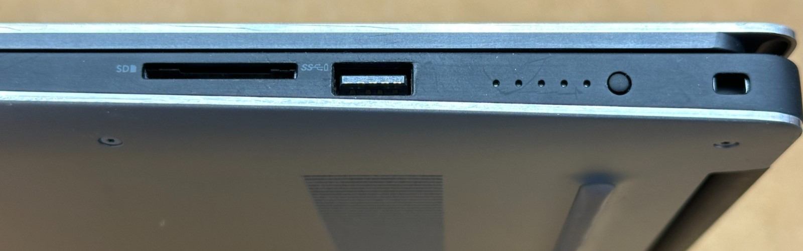 DELL XPS 15 7590 LAPTOP CORE i7-9750h @ 2.60GHZ 16GB RAM 512GB SSD (lp719)
