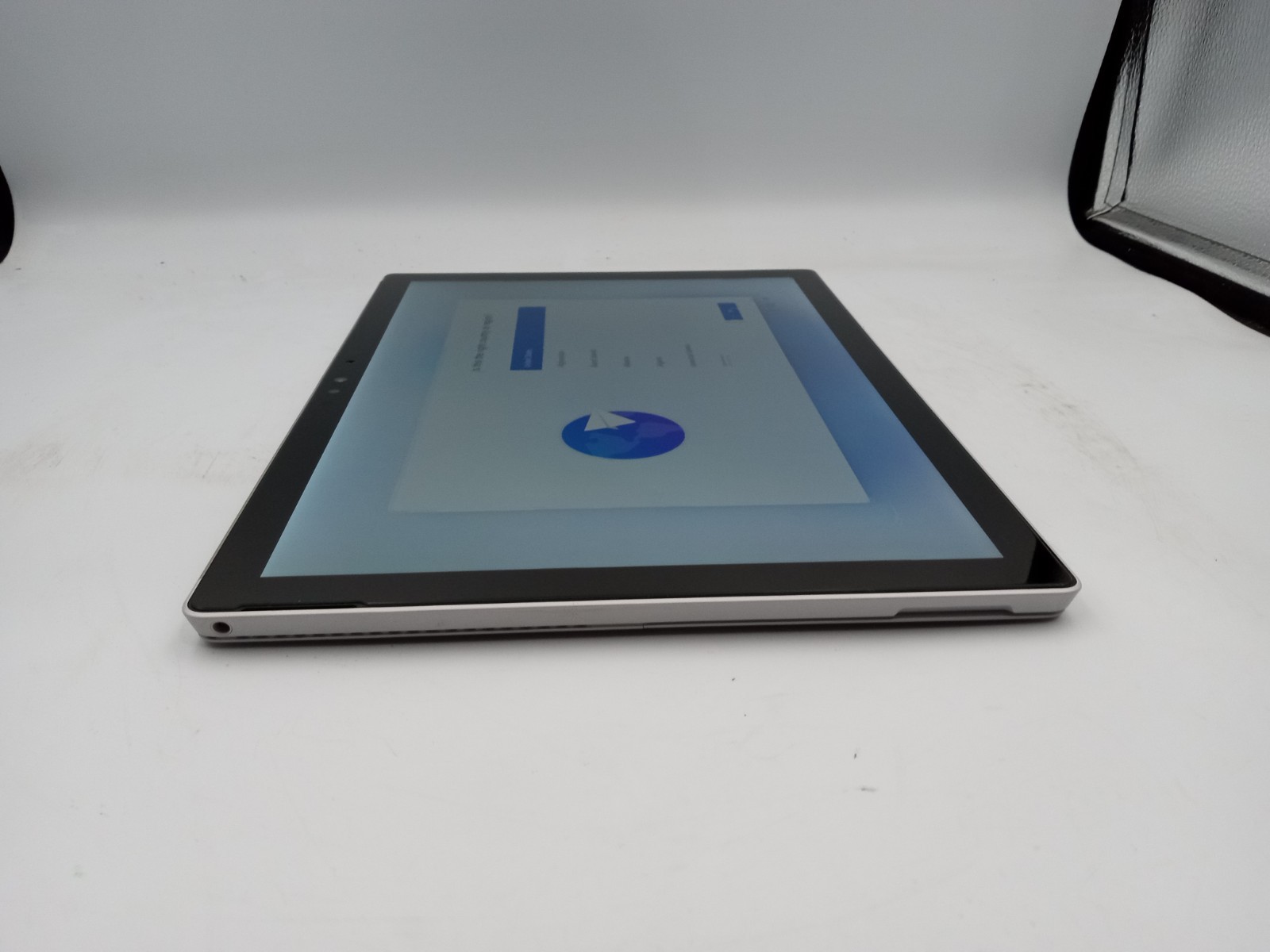 Microsoft Surface Pro 4 1724 12.3″ i7-6650U 16GB RAM 256GB SSD Windows 11 -RR