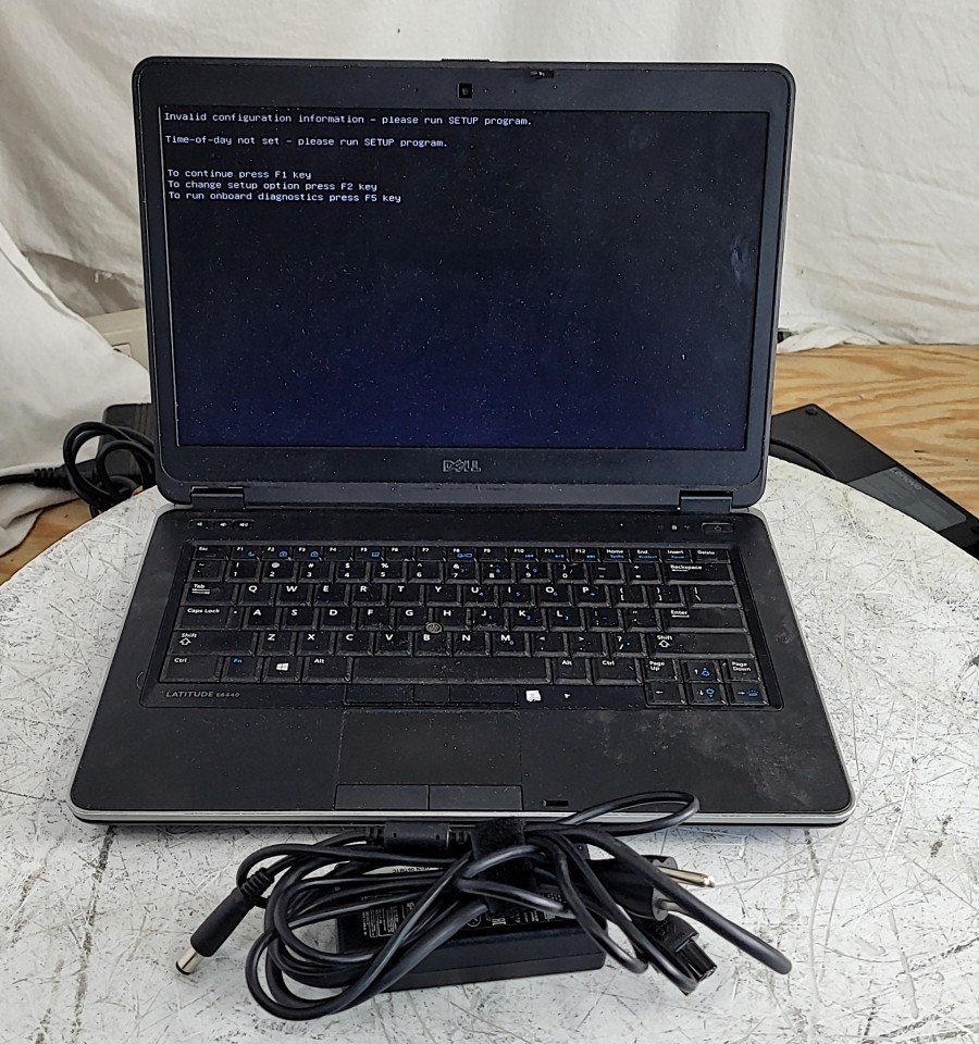 DELL LATITUDE E6440 Laptop Core I5-4310M 4GB 320GB SEE NOTES