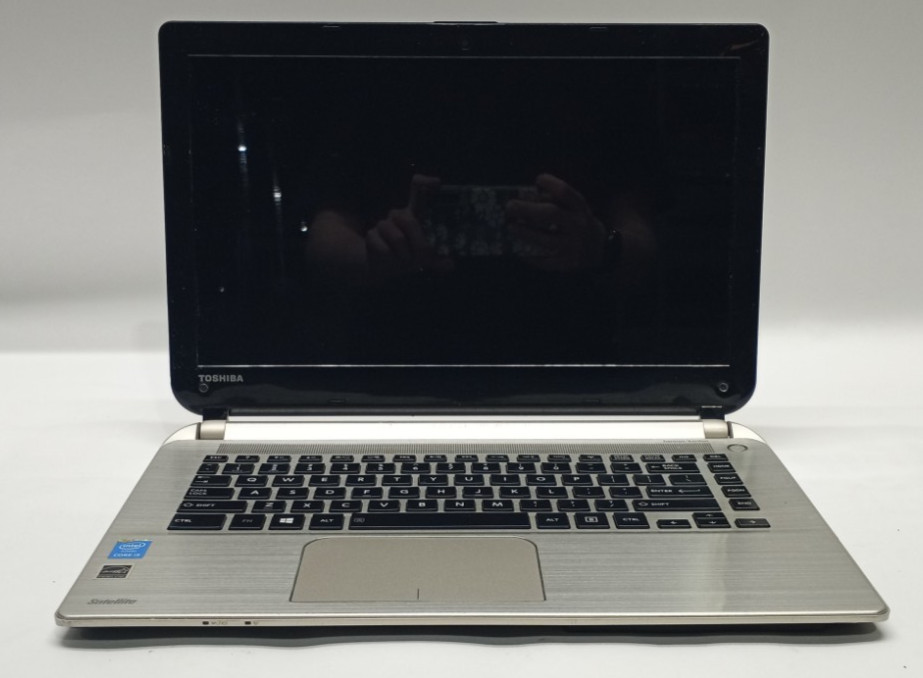 Toshiba Satellite E45-B Laptop 14″FHD i5-5200U@2.20GHZ 6GB RAM NO HDD/OS WH718*!