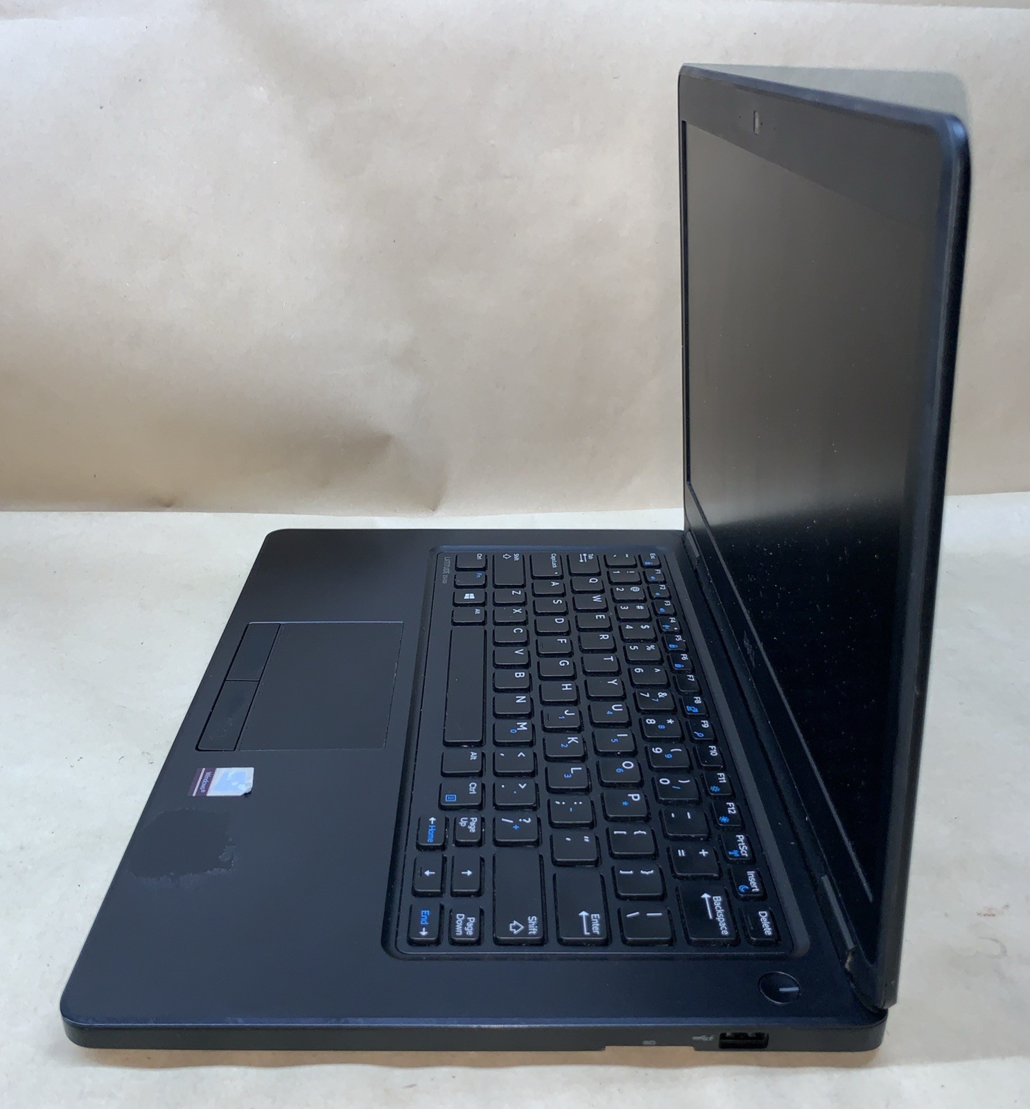 Dell Latitude E5450 14″ i5-5300U@2.3GHz, 4GB RAM, No SSD, No OS