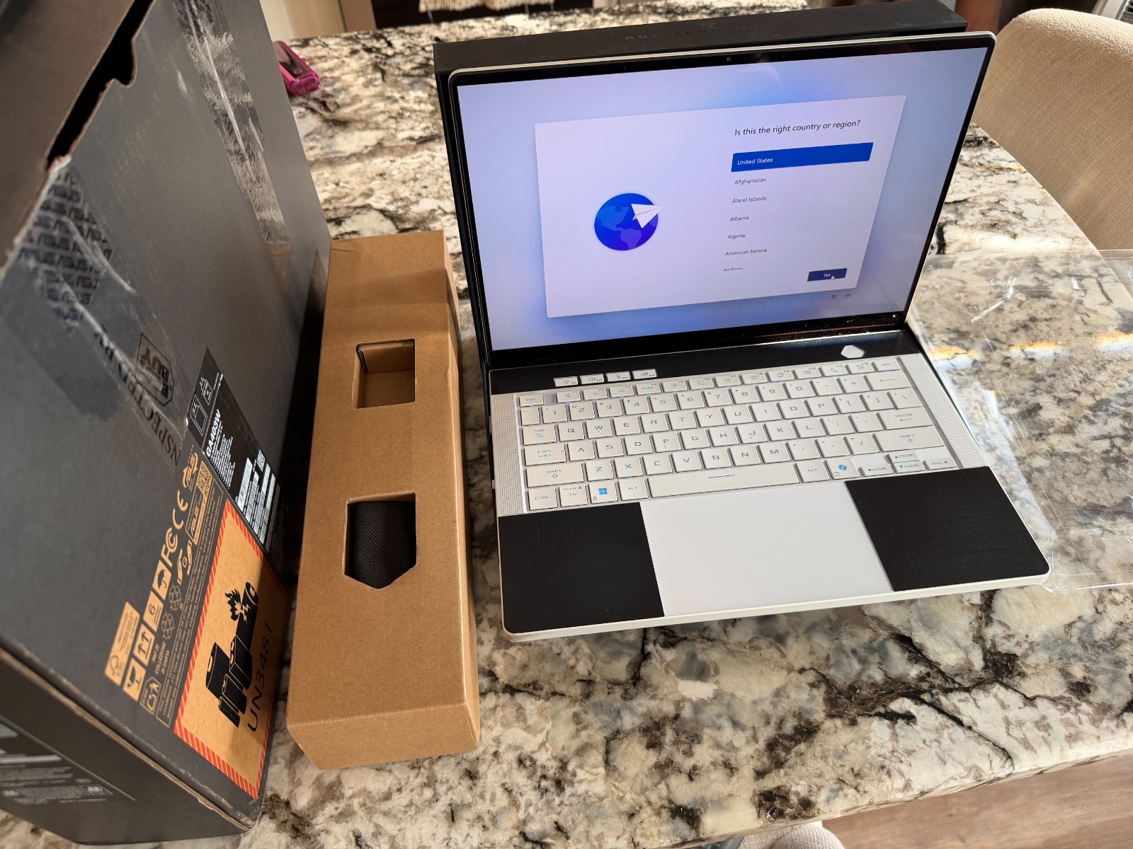 ROG Zephyrus G14 14″ 3K OLED 120Hz Gaming Laptop 5070ti 2025