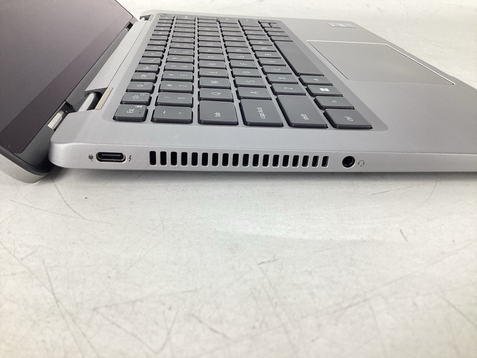 Dell Latitude 7330 13.3″ 2in1 Touch (Core i7-1255U, 16GB RAM, No SSD/OS) *Read