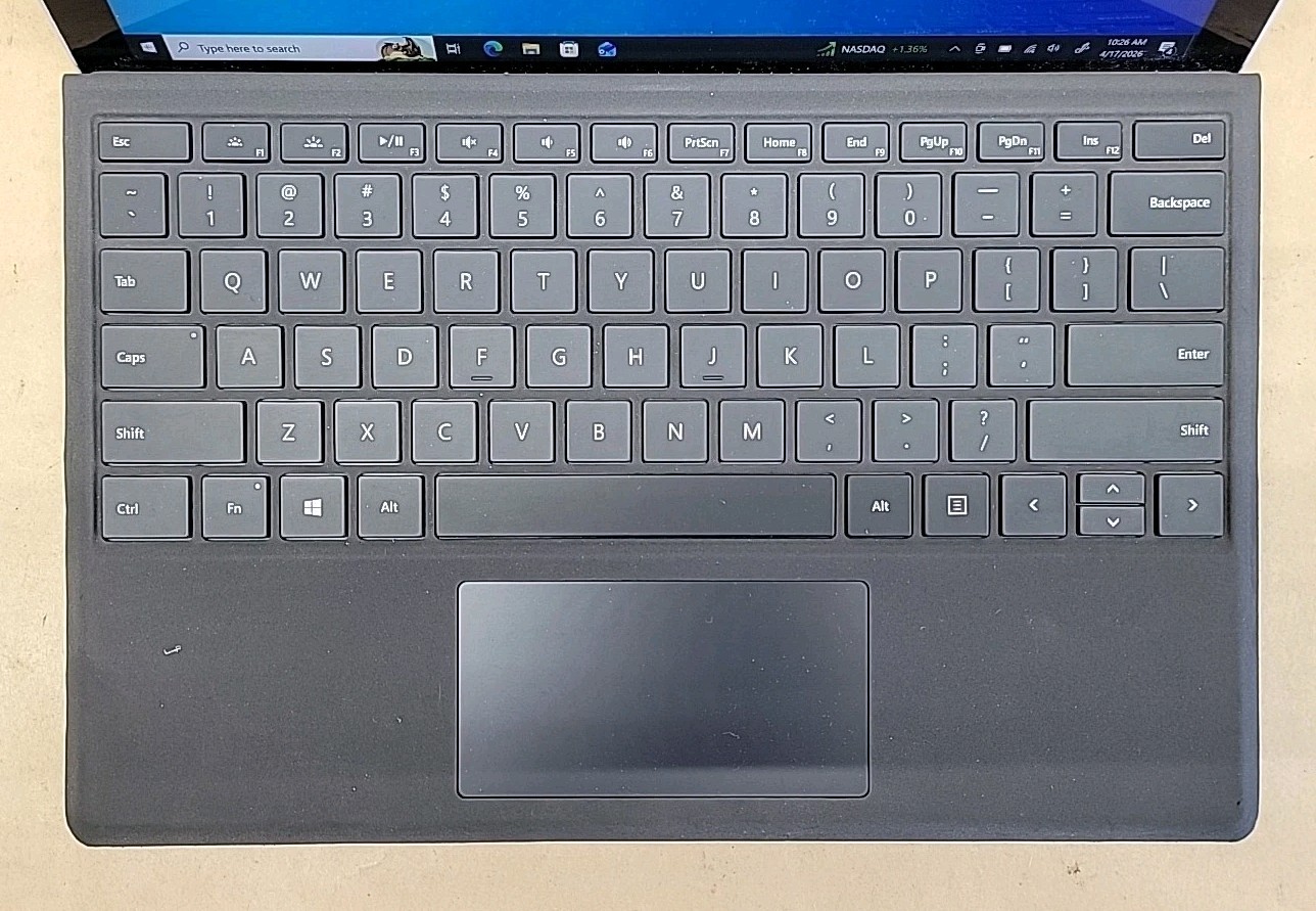 Microsoft Surface Pro 4, Intel Core i7-6650U @ 2.2GHz, 8GB RAM, 256GB SSD, W10P