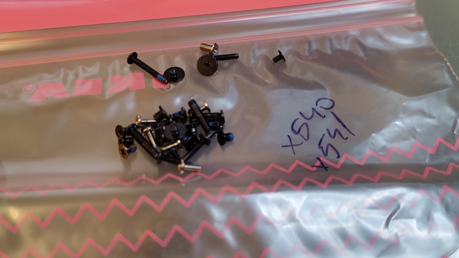 ASUS F540U X540 R540 X541 R541 X541 R541 F541 R540 X540 F540 SCREWS