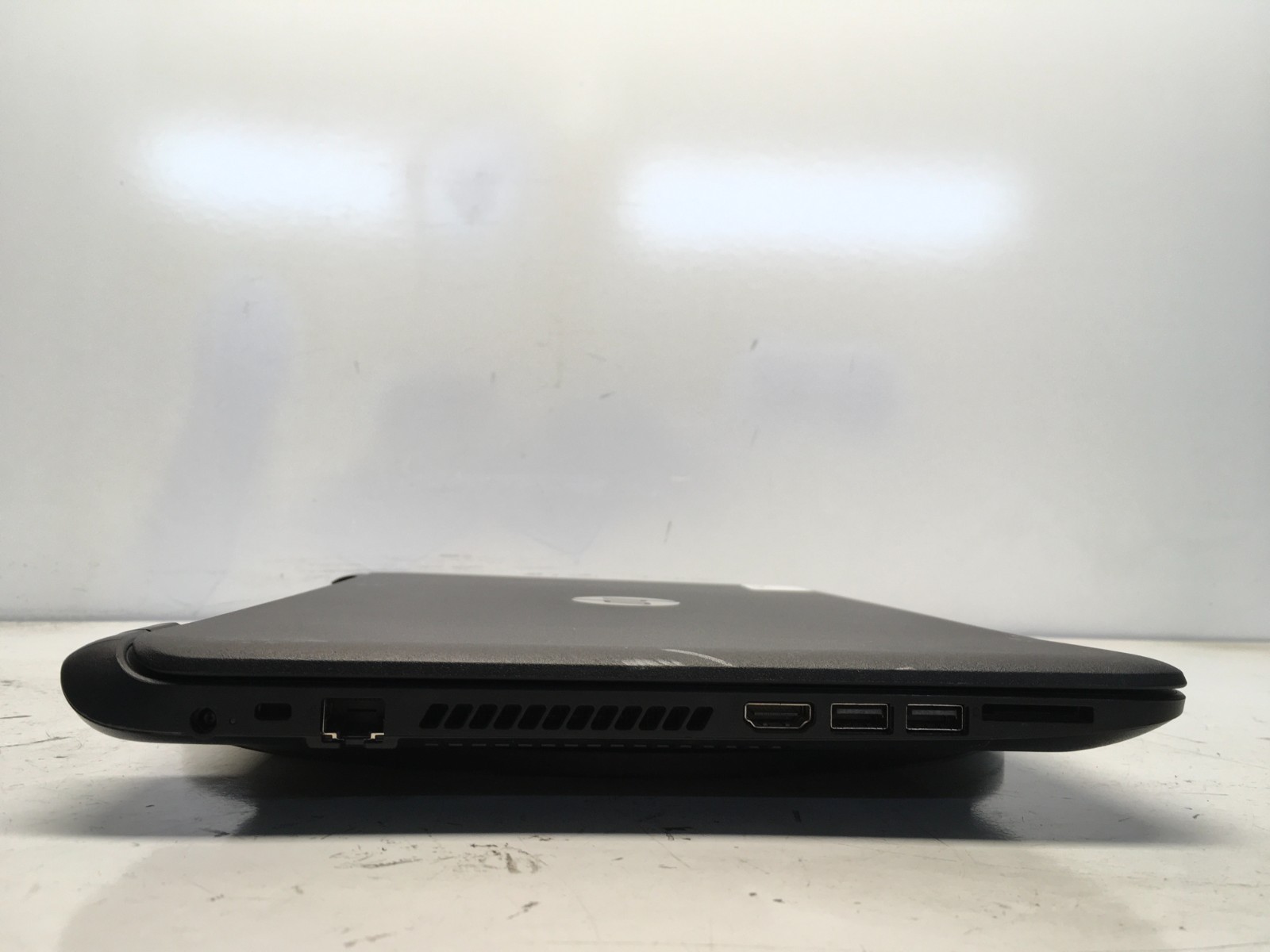HP 15-F387WM AMD A8-7410 2200MHz 4 GB NO HDD