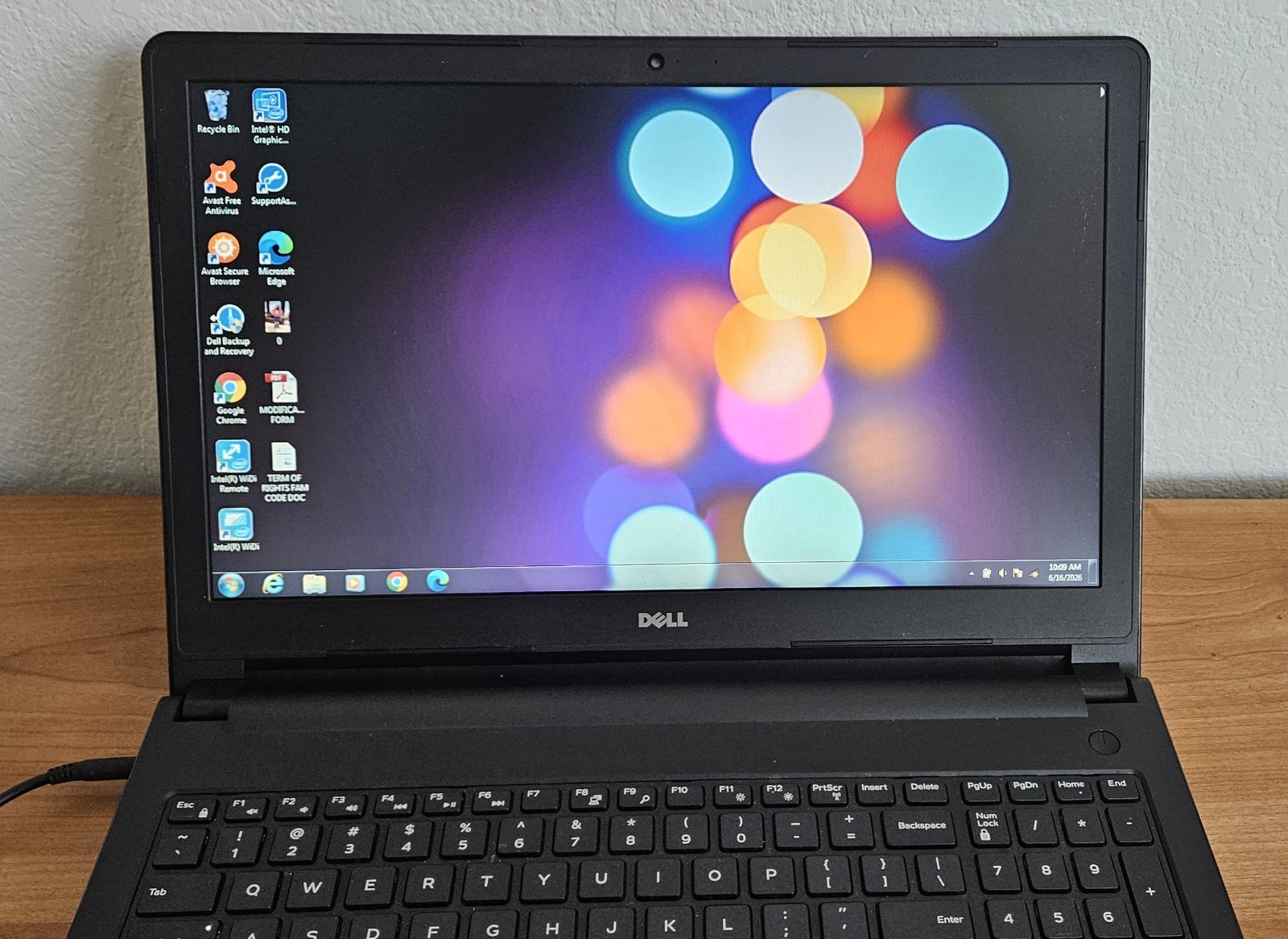 Dell Vostro 15 3000 Business Laptop 15.6″ DVD-RW Web Ethernet Wireless Bluetooth