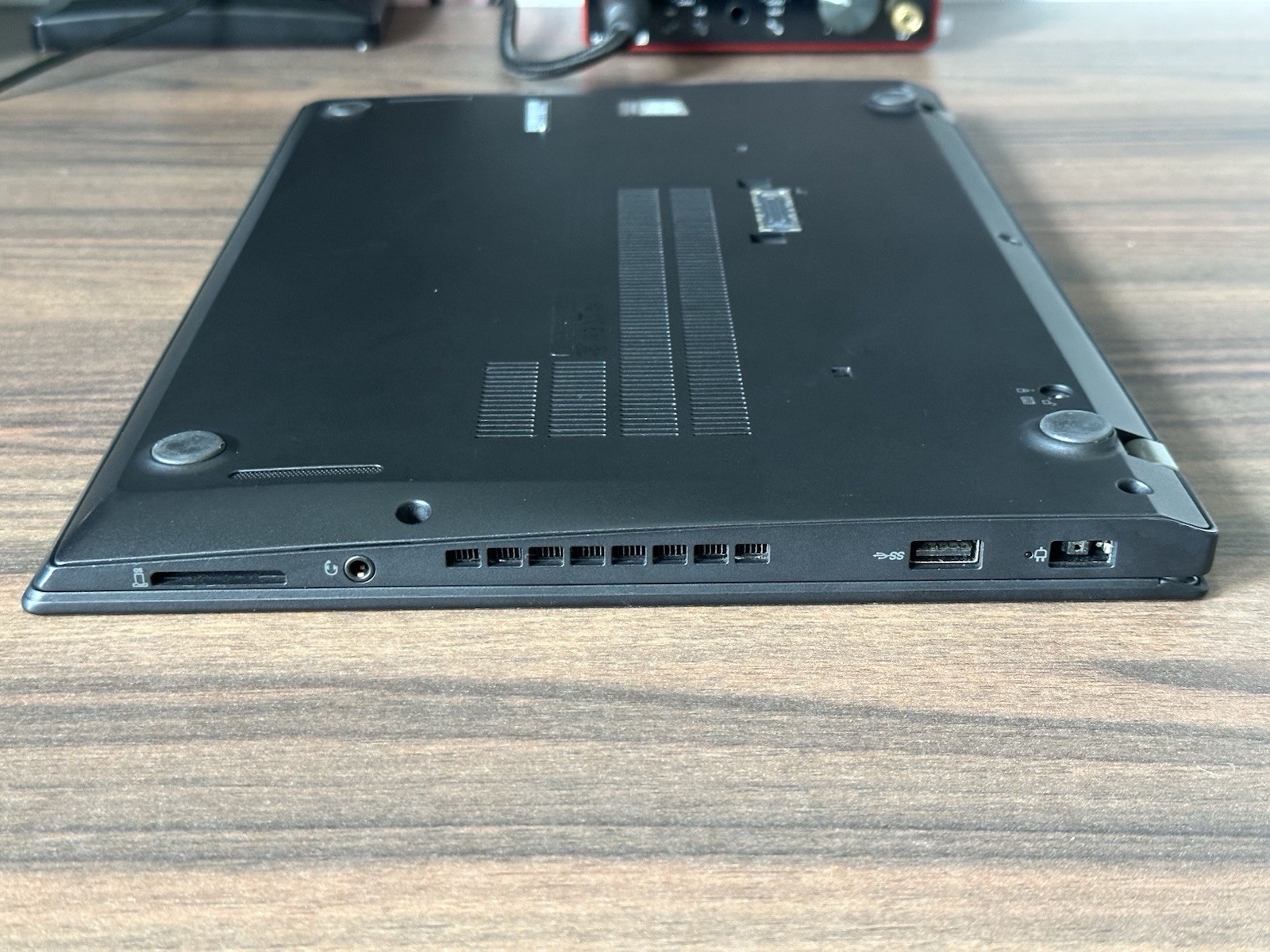 Lenovo Thinkpad T470s (256GB SSD, Intel Core i5-6300U, 2.40 Ghz, 8GB) Laptop –