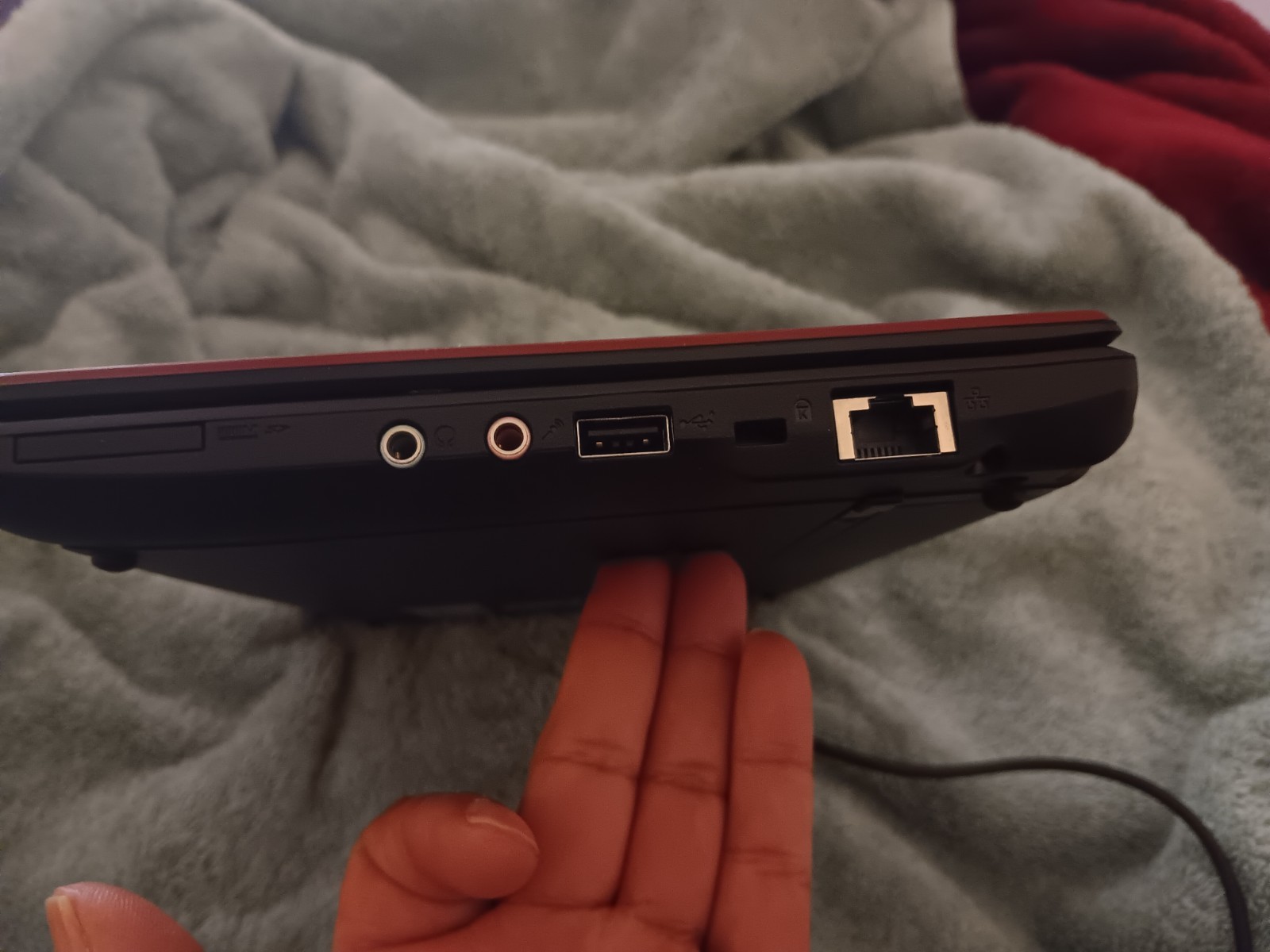 Acer Aspire One AOD255 Red Netbook Intel Atom N450 1GB RAM 10.1″ Windows 7