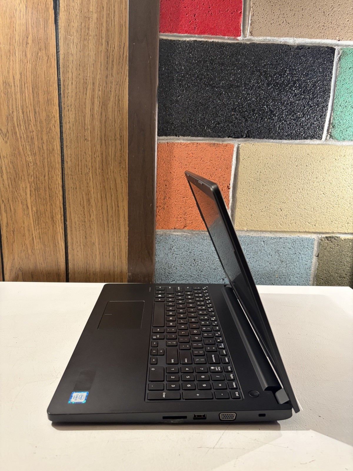 DELL LATITUDE 3570 15.6” HD INTEL i5-6200U 16GB RAM 250GB SSD WINDOWS 11 PRO