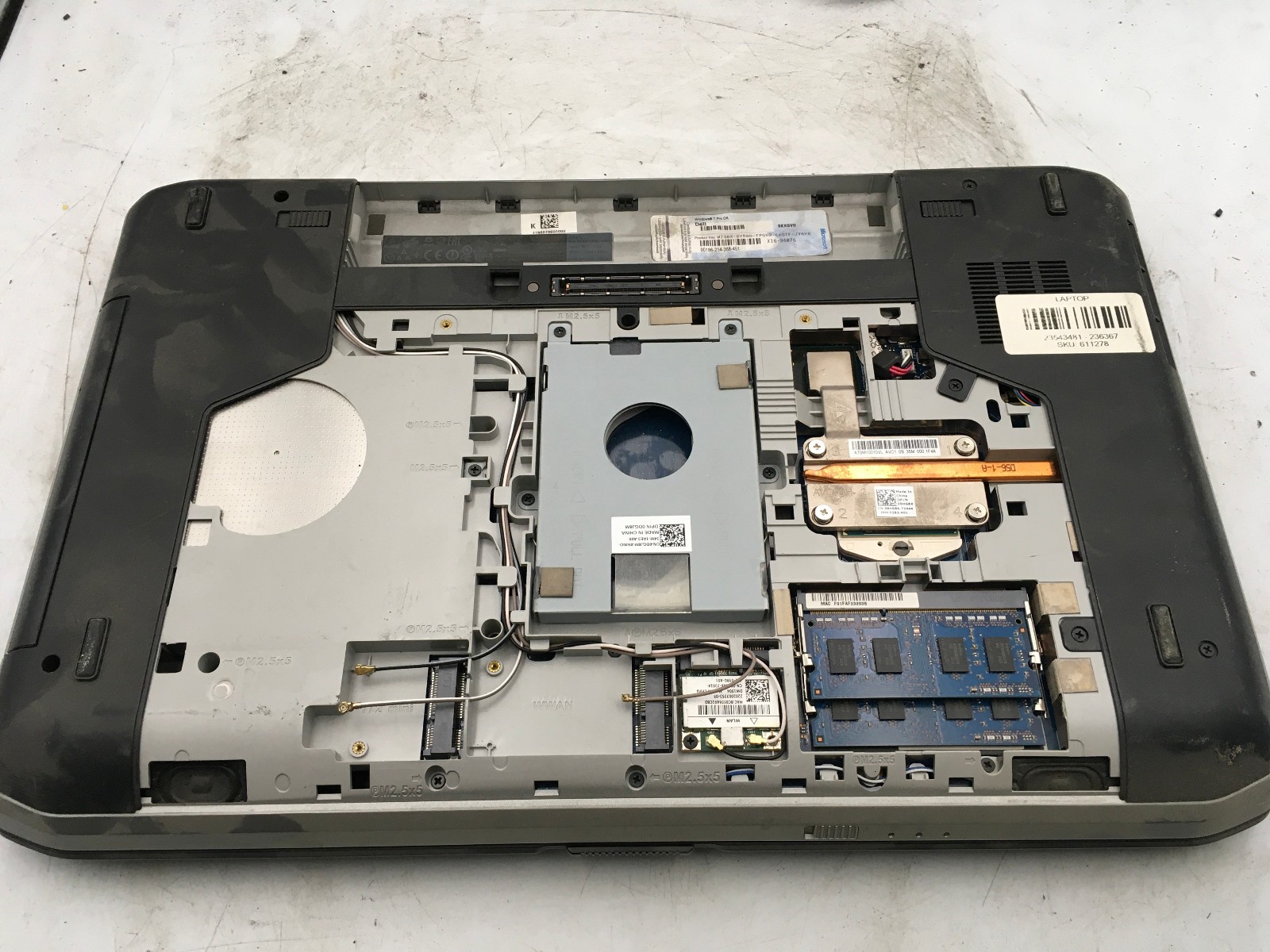 DELL LATITUDE E5530 – FOR PARTS – INTEL CORE I5 – 4GB RAM – READ DESCRIPTION -BB